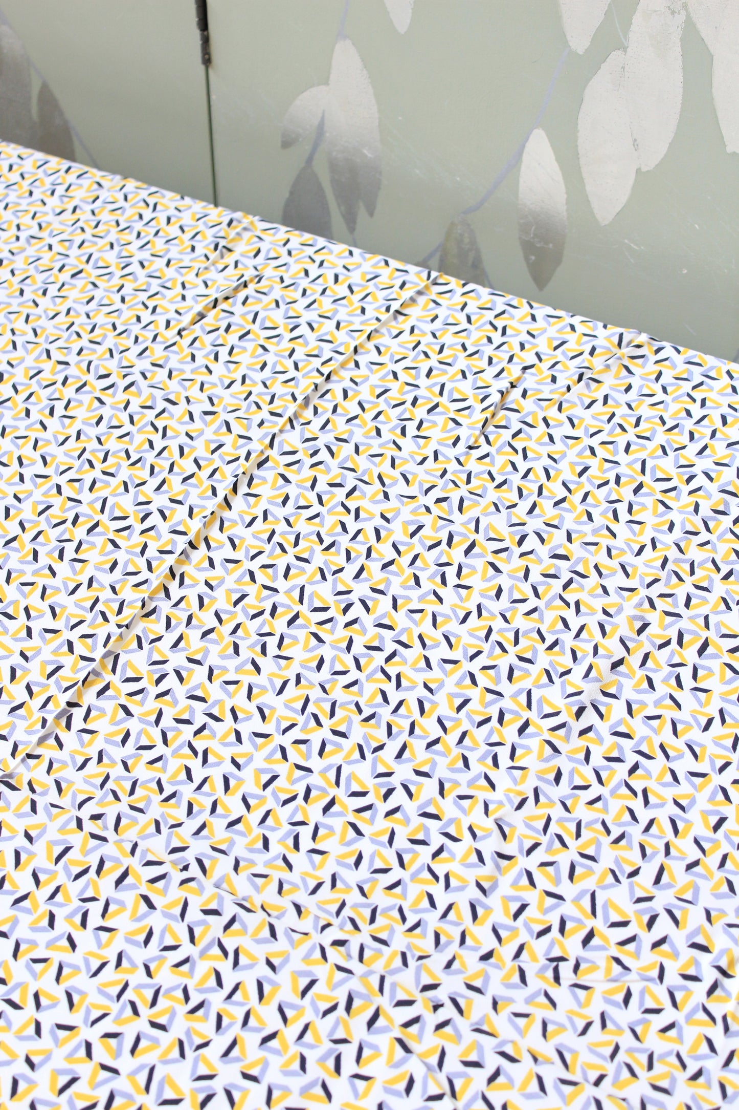 1940s White Geometric Triangle Print Rayon Sewing Fabric, 2.6 Yards