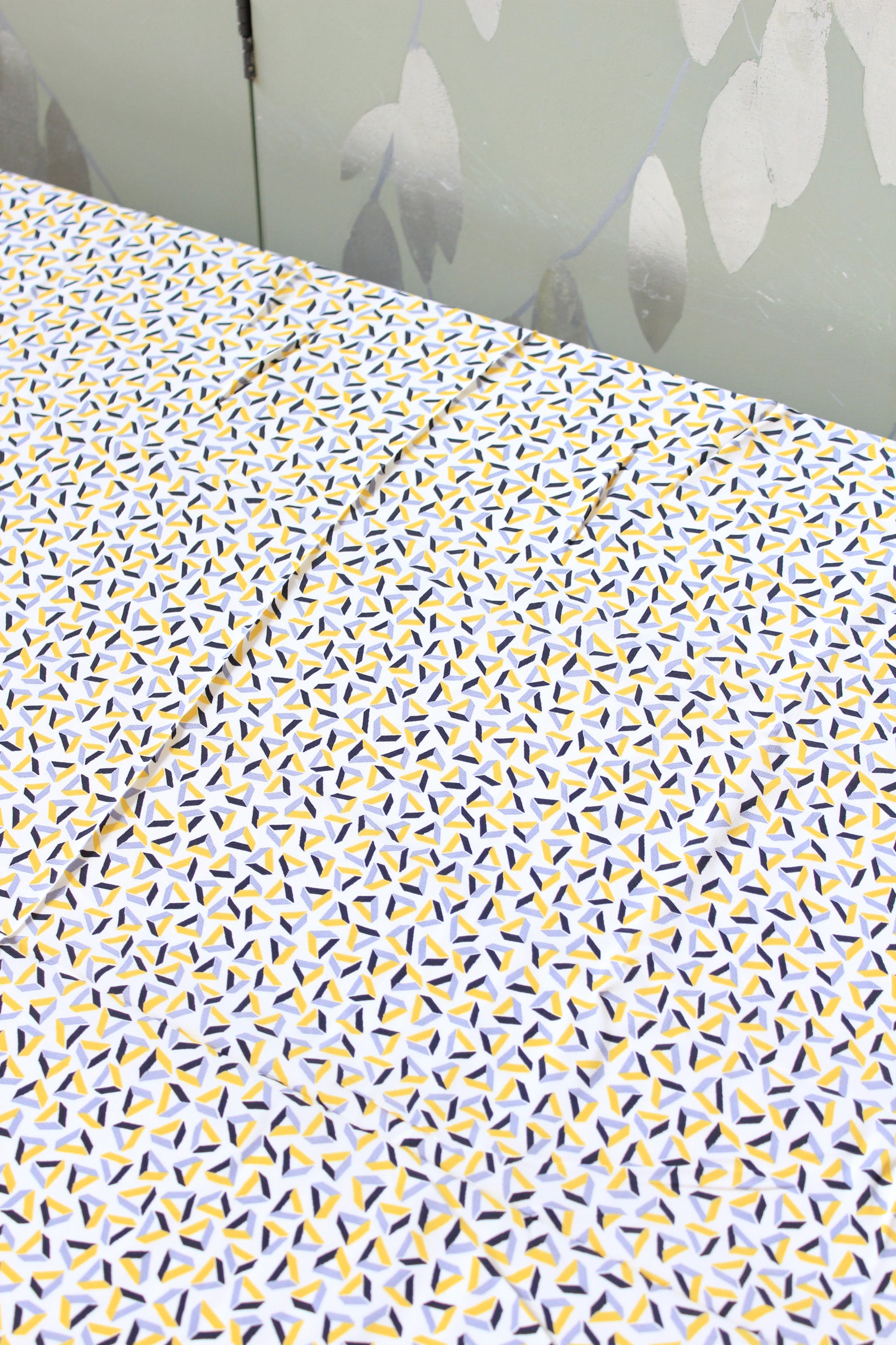 1940s White Geometric Triangle Print Rayon Sewing Fabric, 2.6 Yards