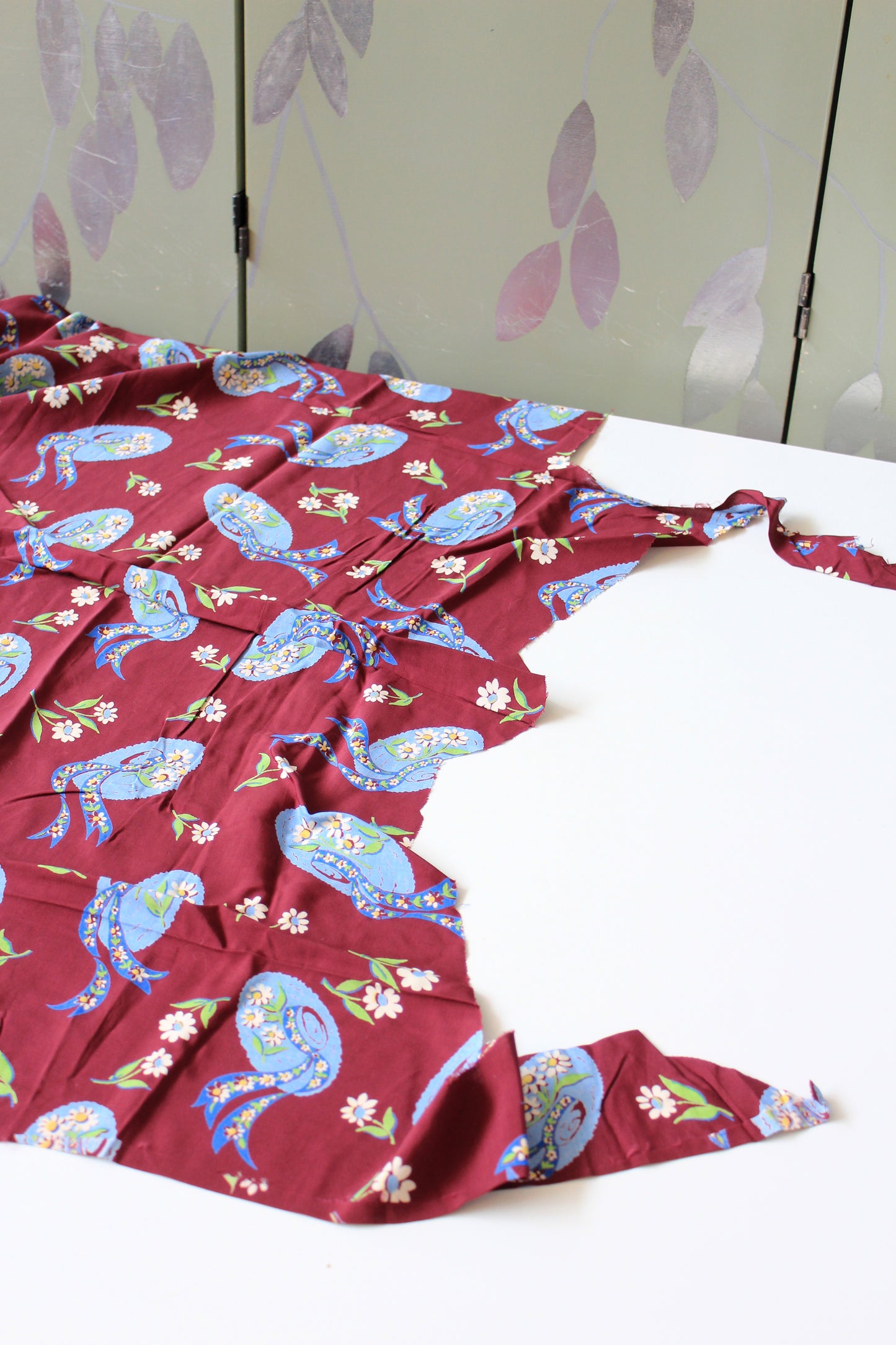 1940s Burgundy And Light Blue Sunhat Print Rayon Sewing Fabric, 2 Yards