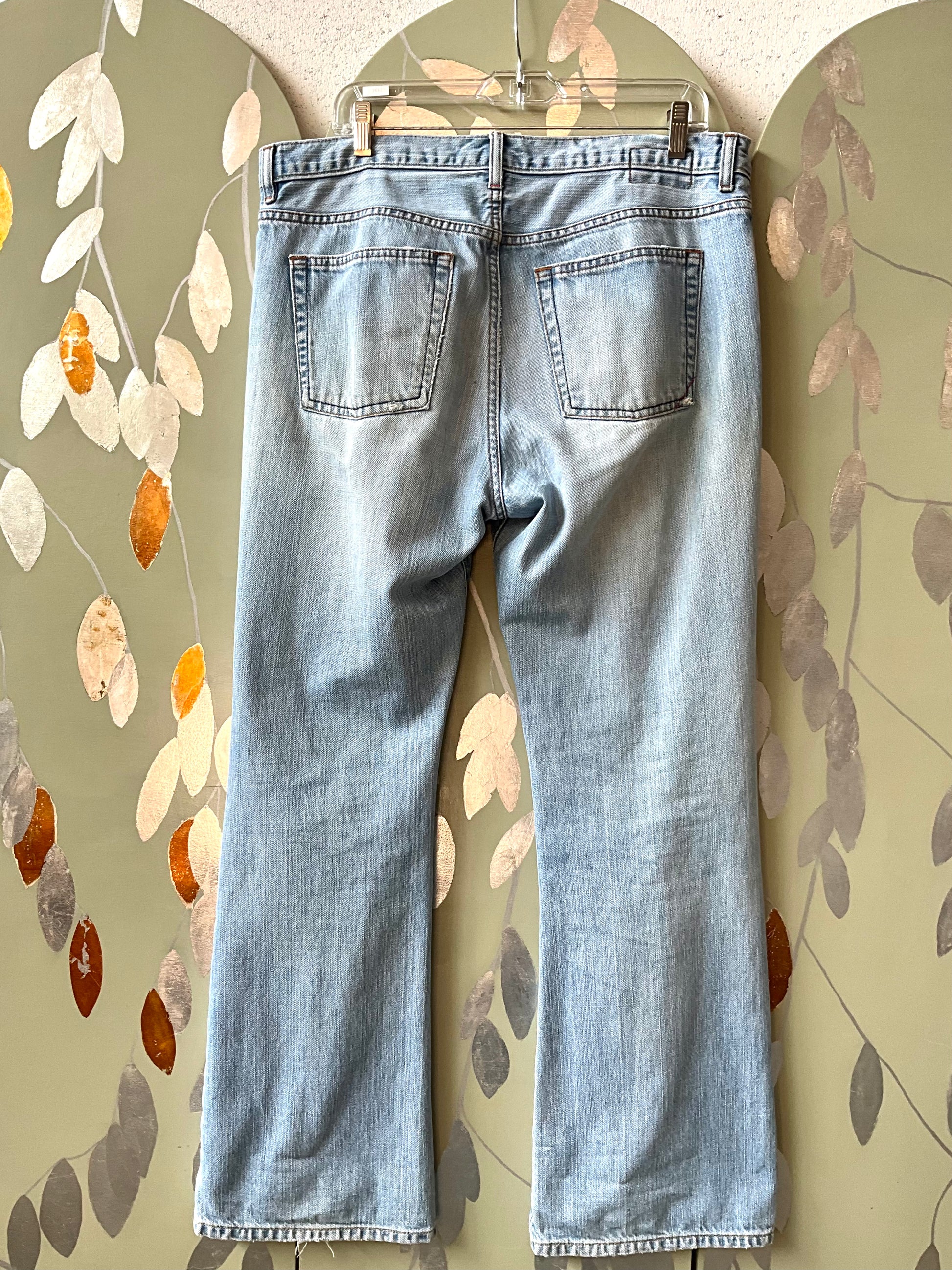 Vintage 2000s Men's Banana Republic Distressed Boot Cut Jeans, 35/32