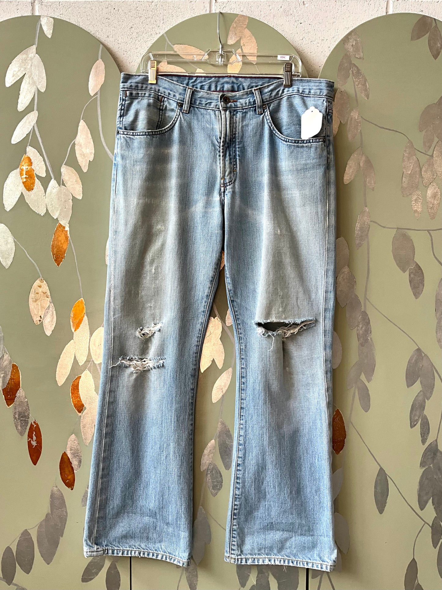 Vintage 2000s Men's Banana Republic Distressed Boot Cut Jeans, 35/32