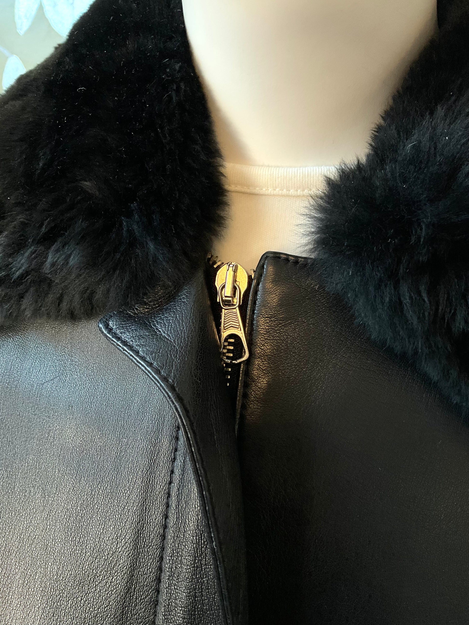 Vintage 2000s Black Leather and Knit Zip-Up Jacket with Fur Collar, Large 