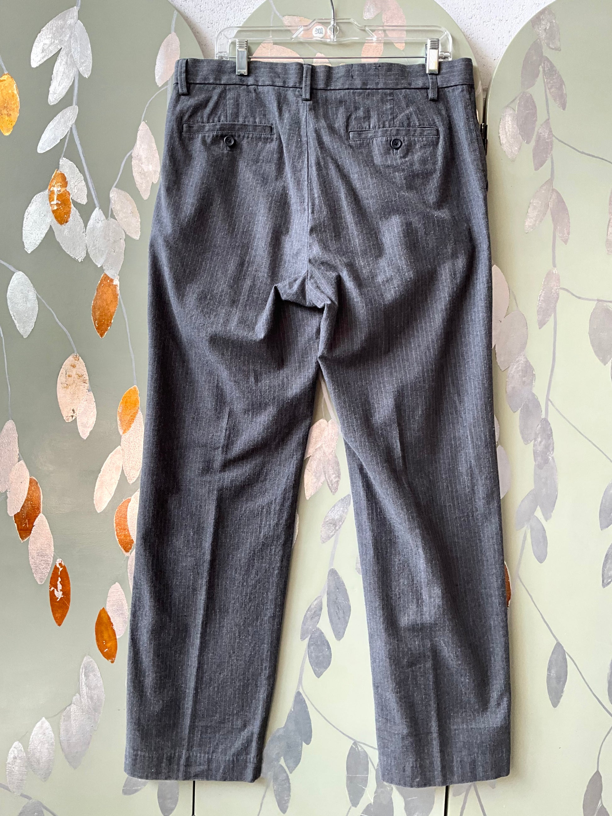 Men's 30s-Style Gap Relaxed Fit Grey Pinstripe Cotton Pants
