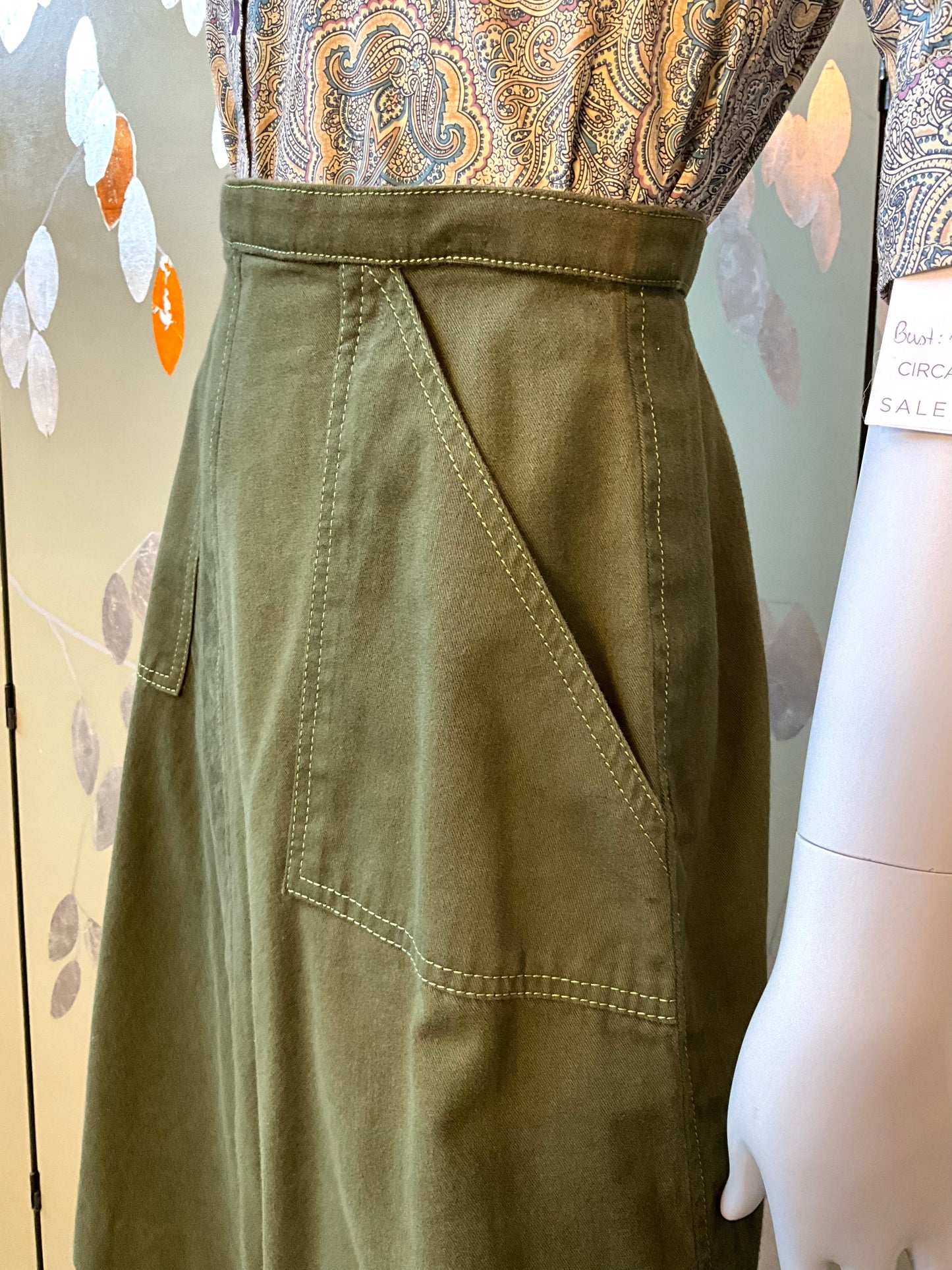 Vintage 1970s Green Cotton A-Line Midi Skirt, W25