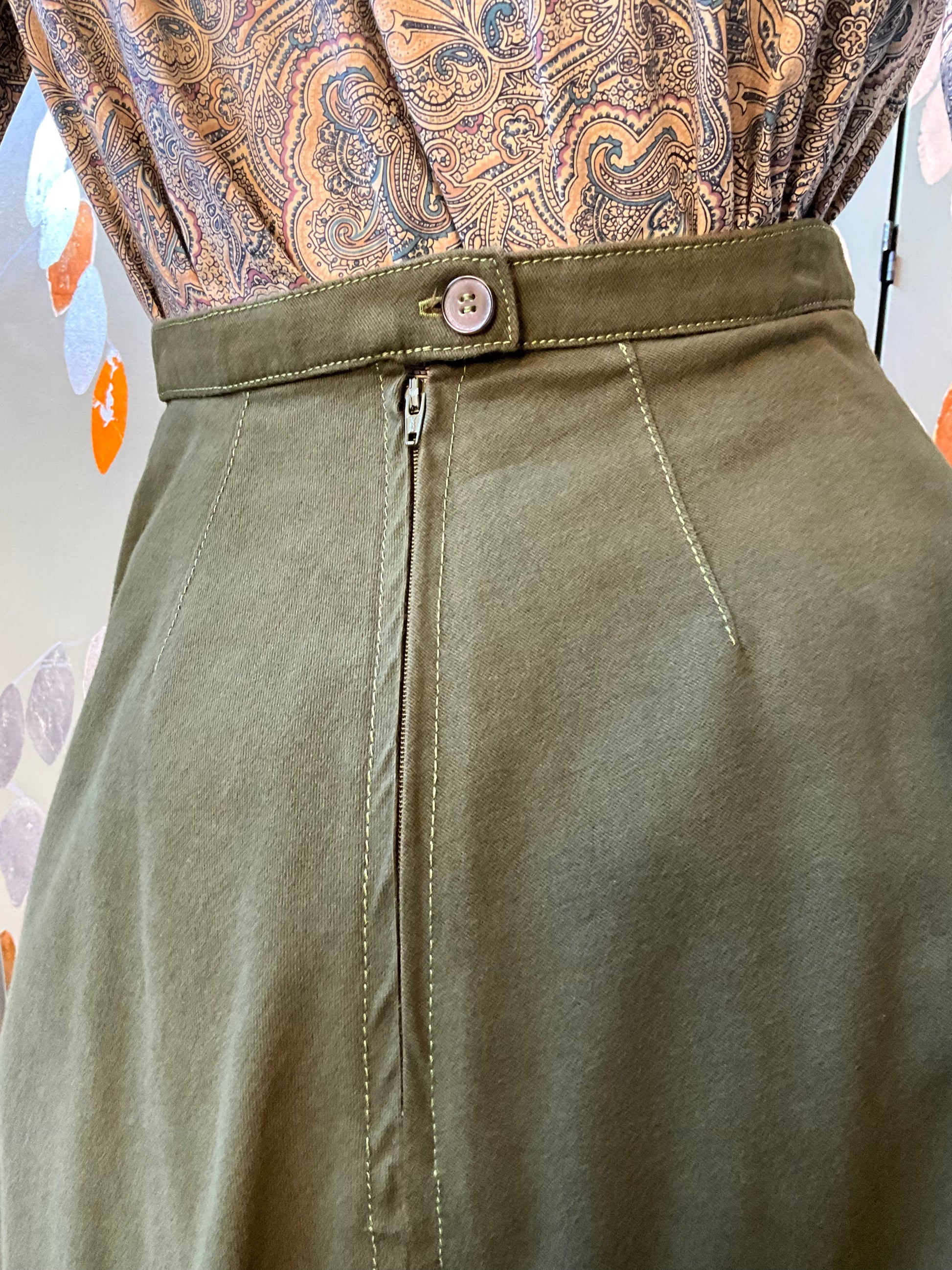 Vintage 1970s Green Cotton A-Line Midi Skirt, W25