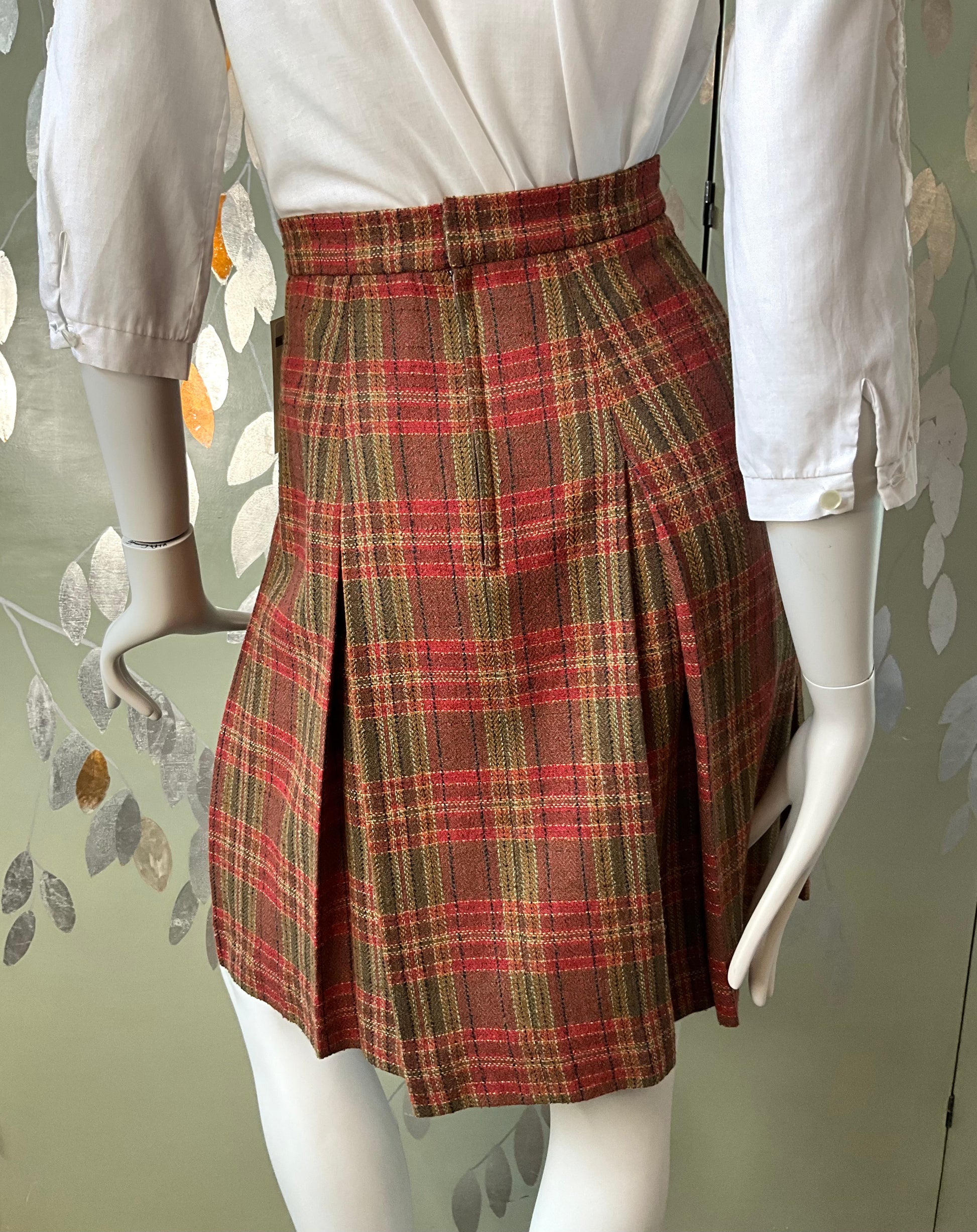 Vintage 1960s Red Green Plaid Wool Pleated Skirt, XS