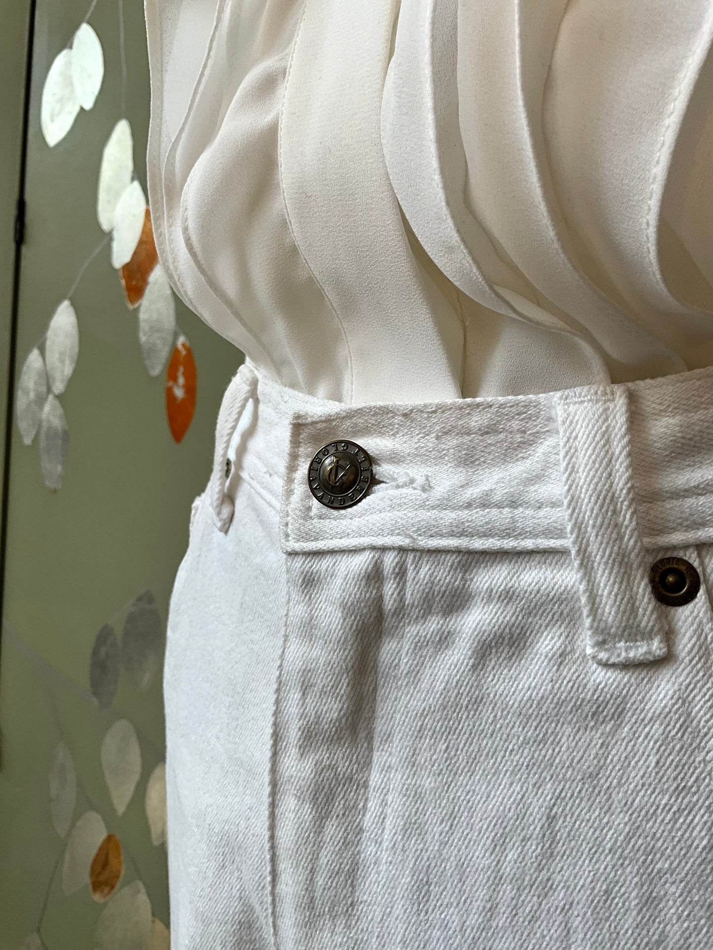 Vintage 1980s White Cotton Denim Gloria Vanderbilt Tapered Jeans, W30