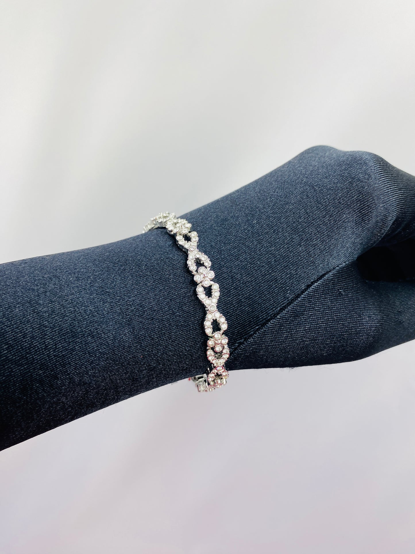 Vintage 1940s Dainty Rhinestone Link Bracelet