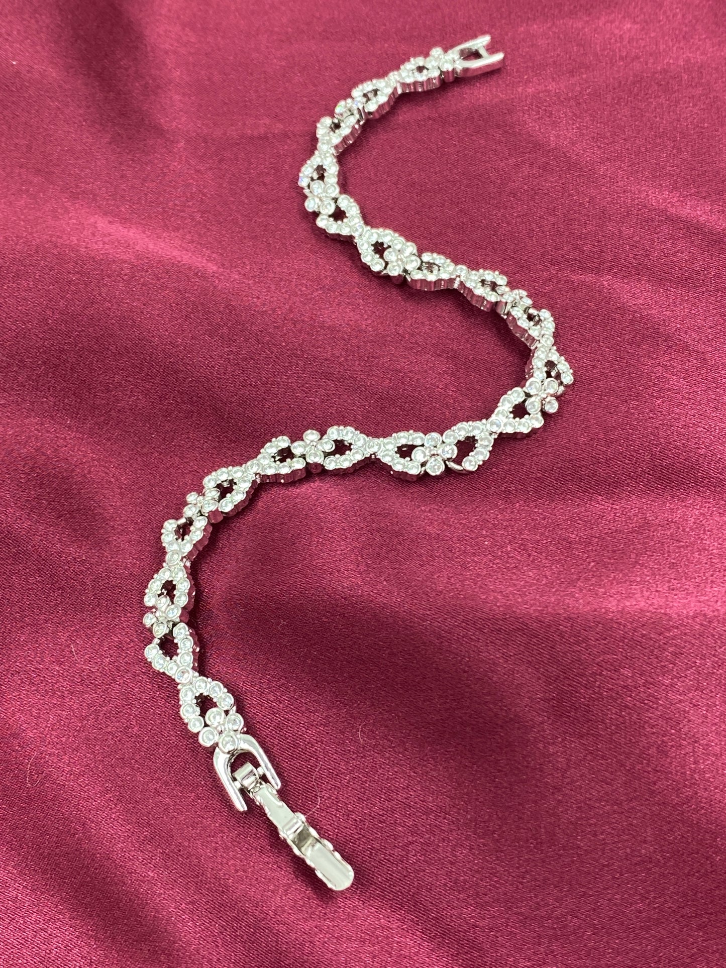 Vintage 1940s Dainty Rhinestone Link Bracelet