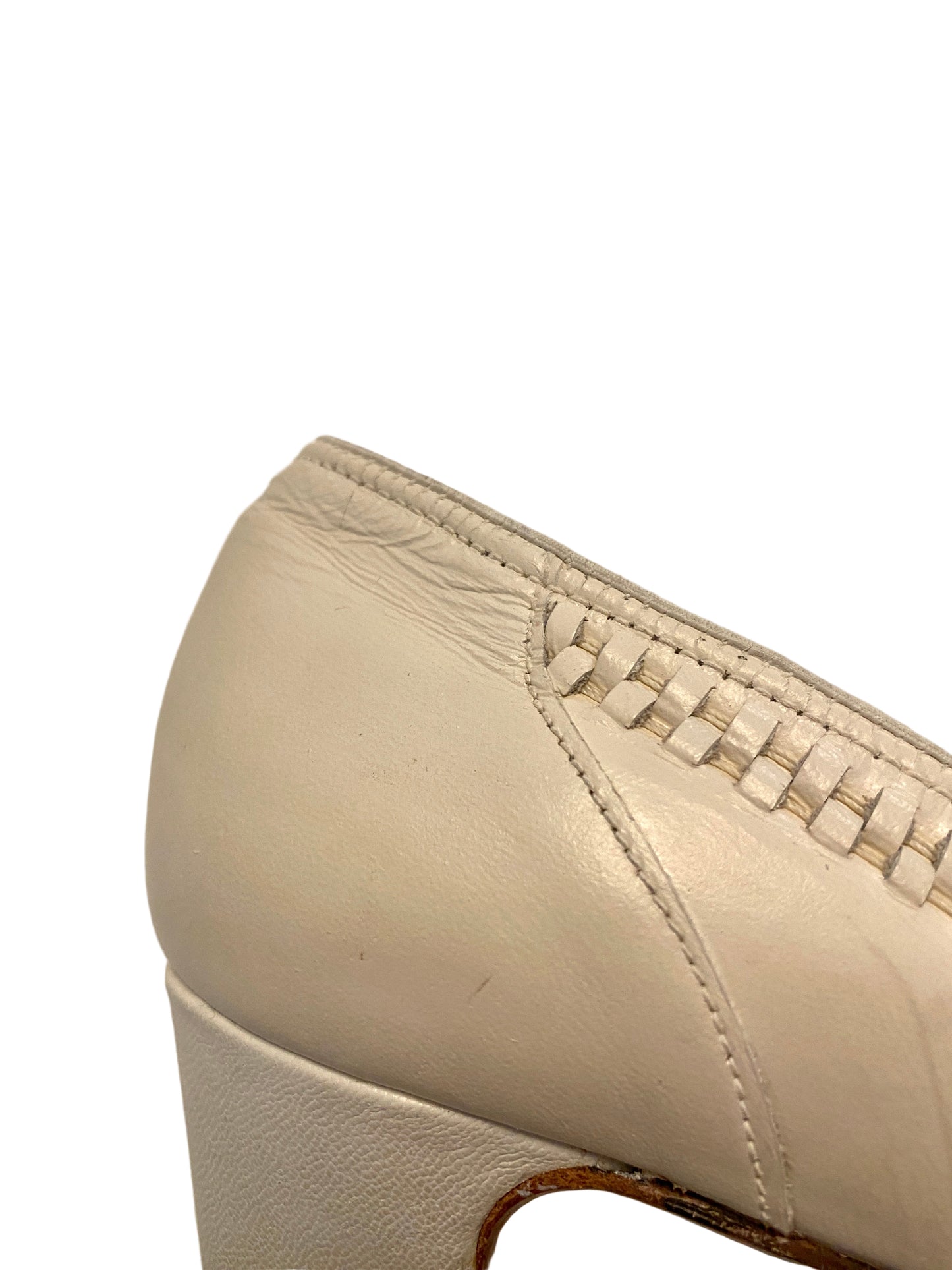 Vintage 1970s/80s Deadstock Women's Shoes, White Leather Mid-Heel Pumps, 7681