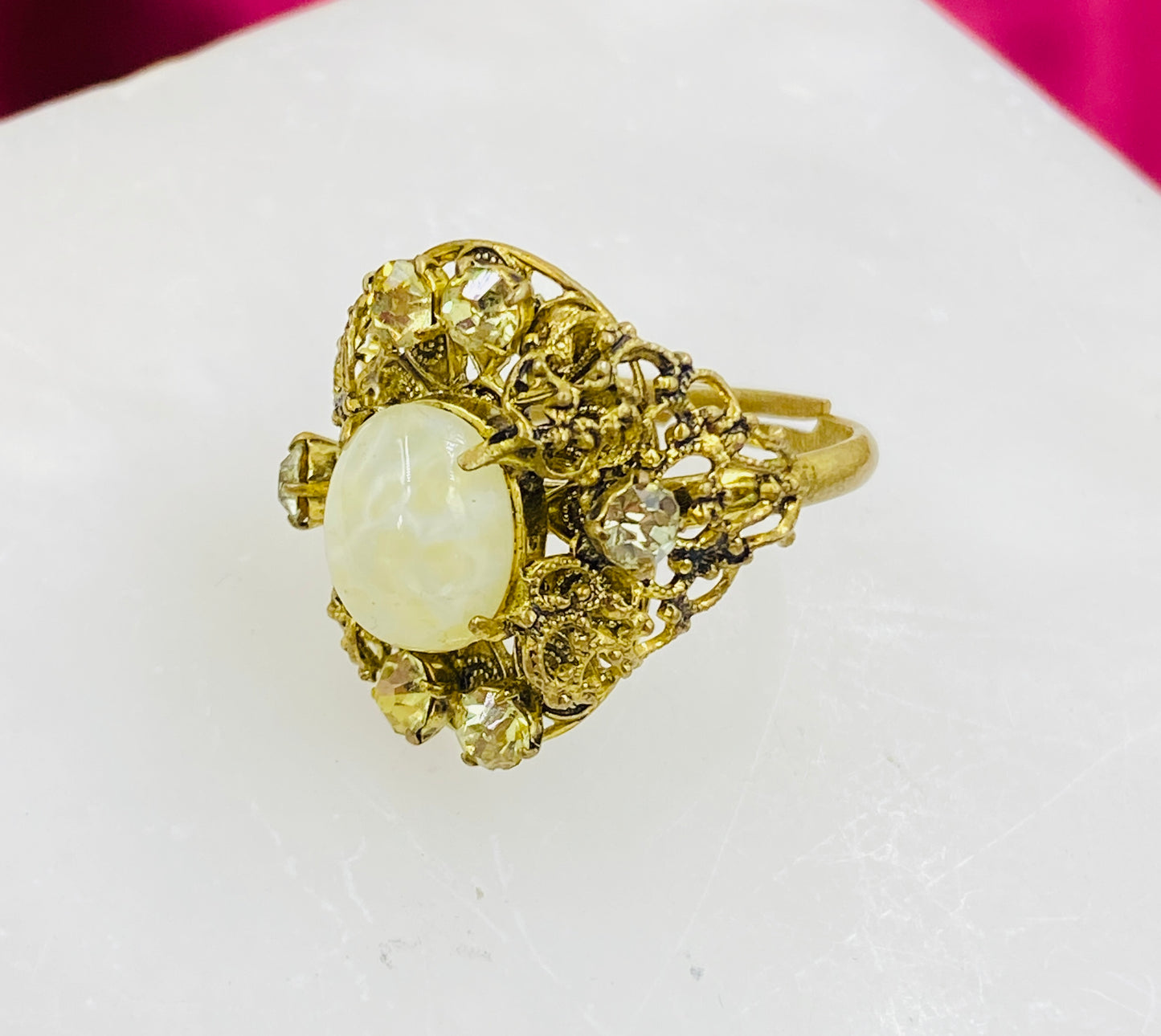 Gold Tone Edwardian-Style Ornate Oval Agate Ring 