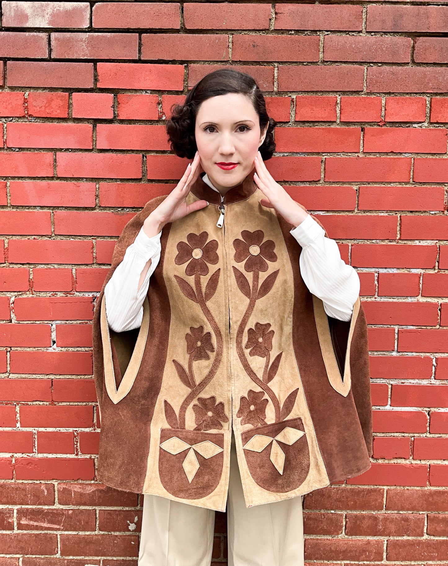 1970s Floral Dual Toned Brown Suede Cape
