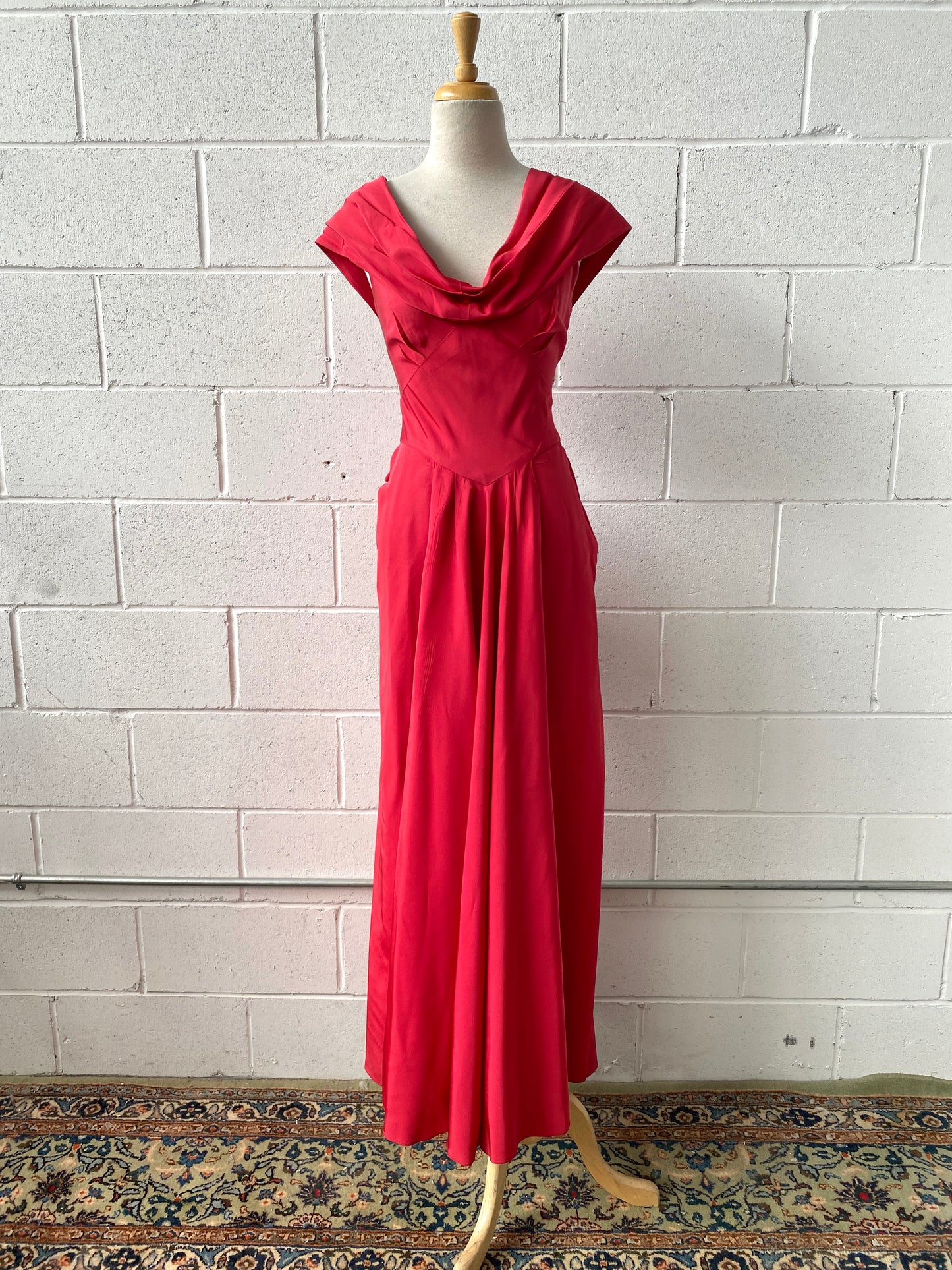 Vintage 1940s Dusky Pink Liquid Satin Gown, XS – Ian Drummond Vintage