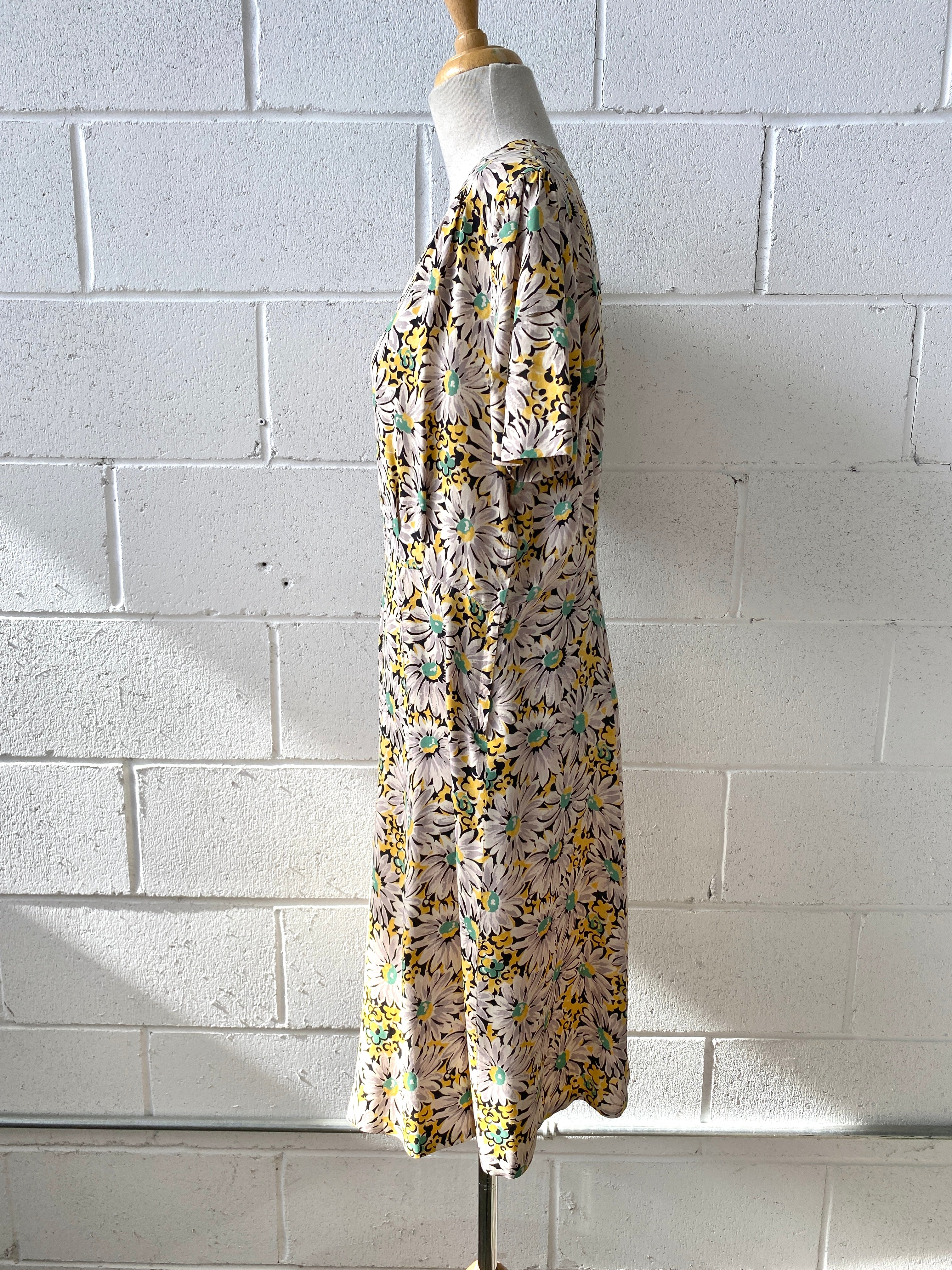 Vintage 1940s Floral Print Rayon Day Dress