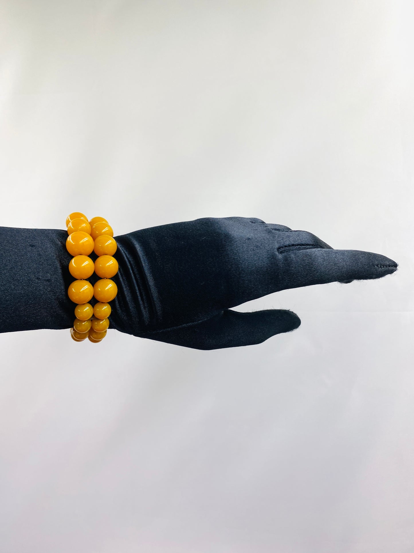 Vintage 1940s Orange Acrylic Graduated Bead Bracelet