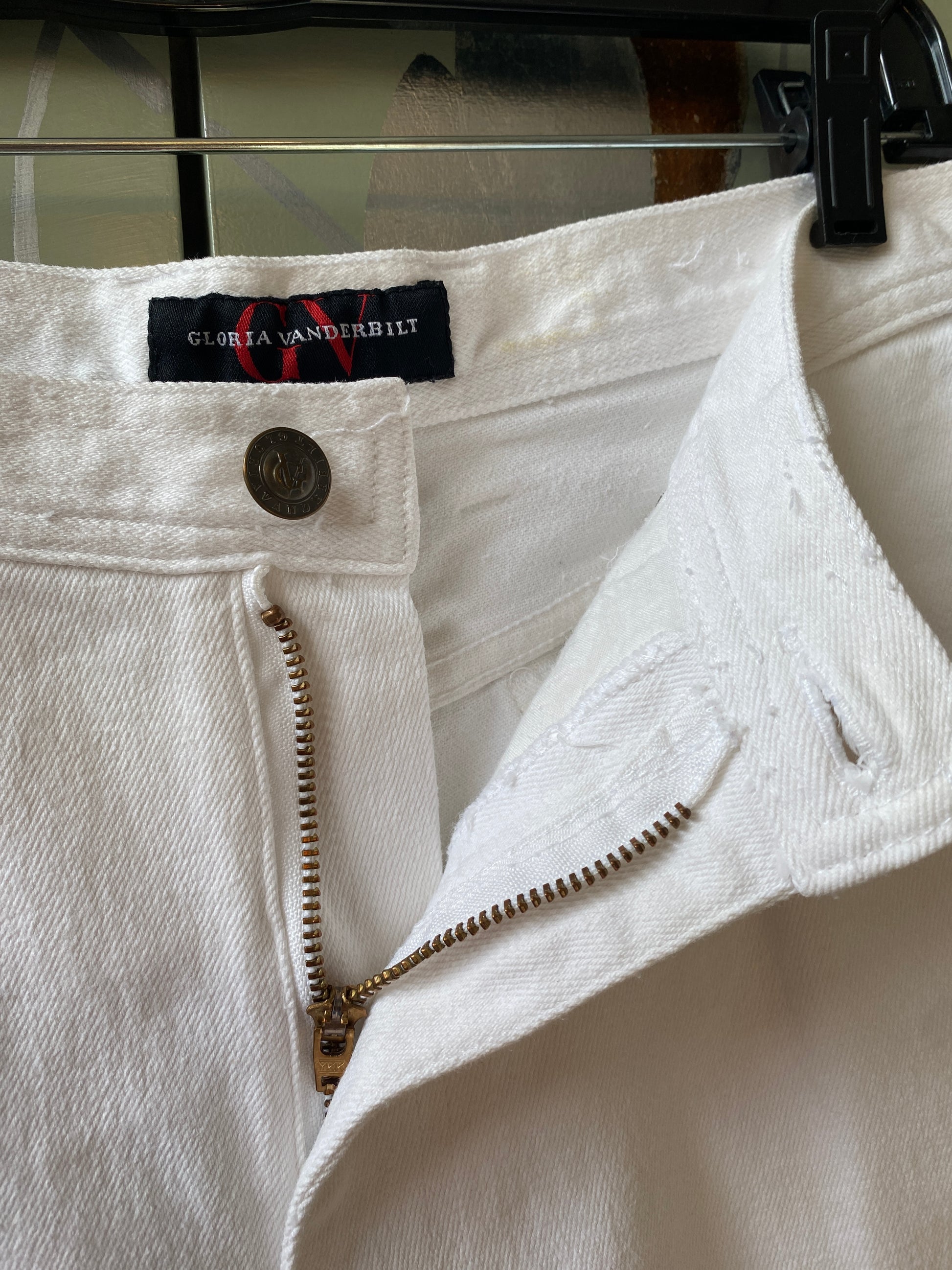Vintage 1980s White Cotton Denim Gloria Vanderbilt Tapered Jeans, W30