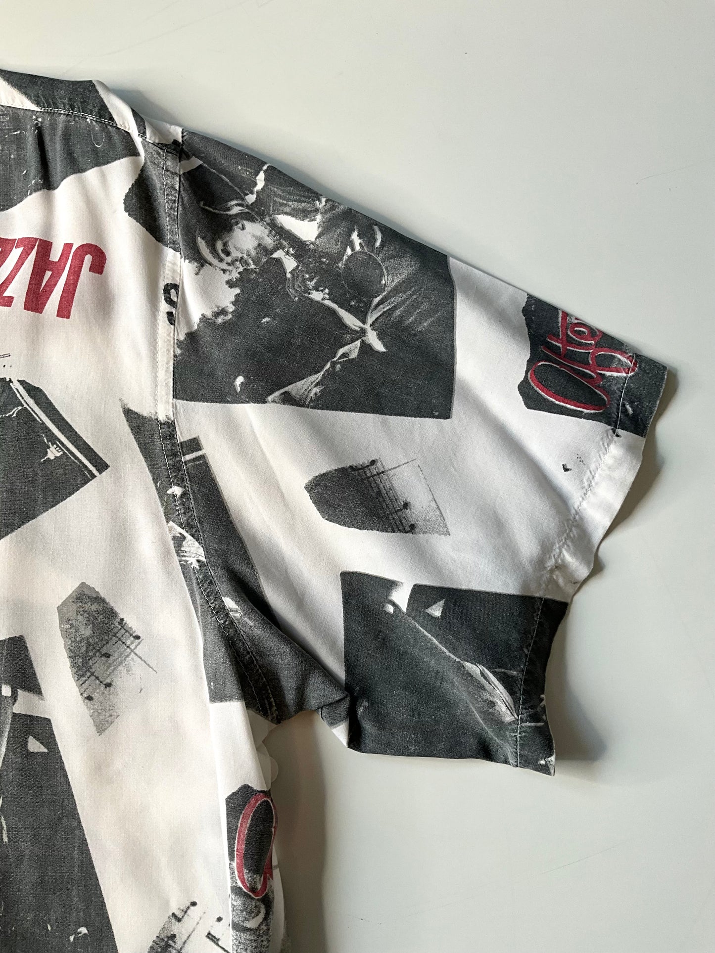 Vintage 1990s White Gerry Mulligan Jazz Graphic Print Button-Up Short Sleeve Shirt, Large 
