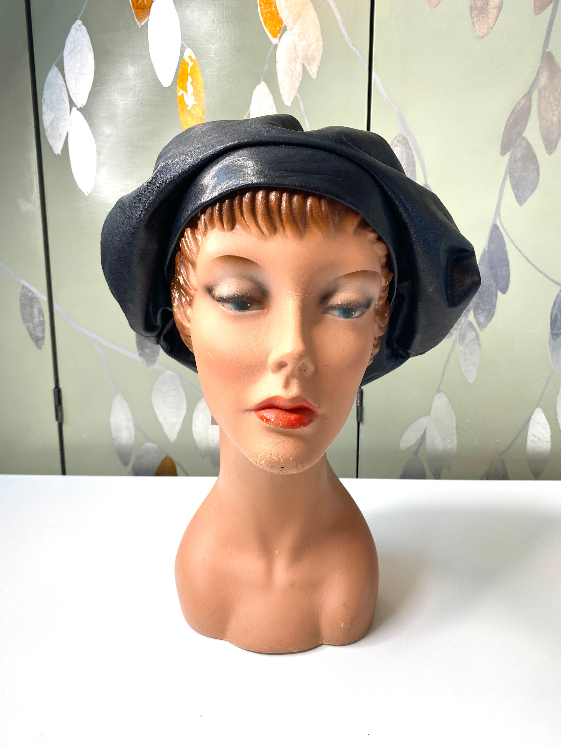 Vintage 1980s Black Leather Oversized Beret, Medium 