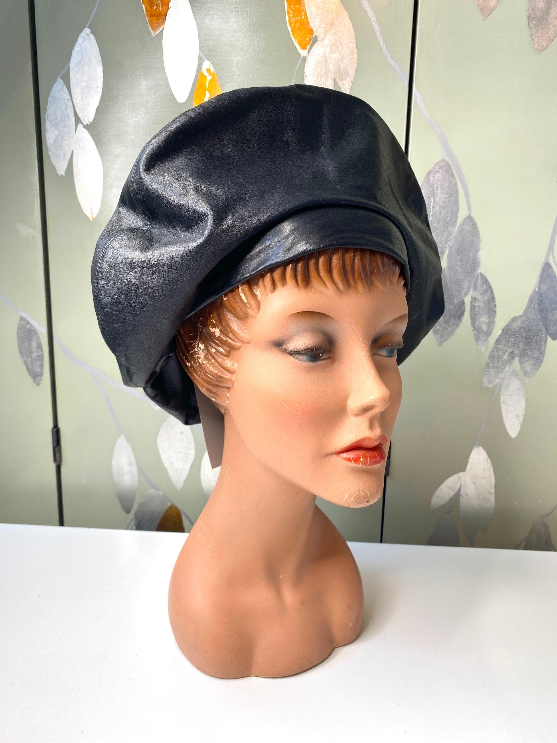 Vintage 1980s Black Leather Oversized Beret, Medium 