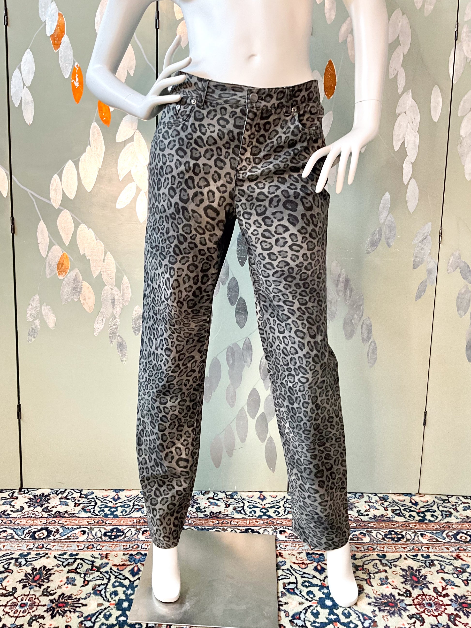 Vintage 2000s Jones New York Grey Leopard Print Straight Jeans, W33