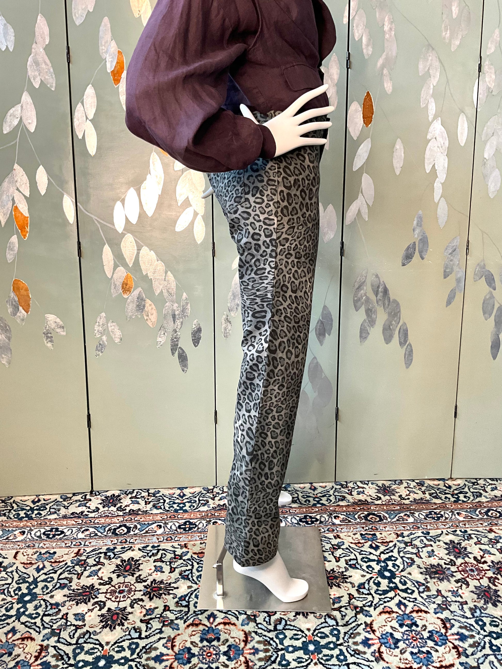 Vintage 2000s Jones New York Grey Leopard Print Straight Jeans, W33