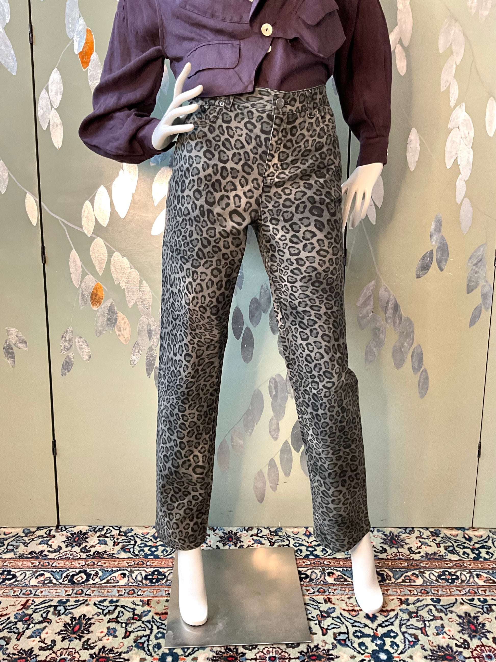 Vintage 2000s Jones New York Grey Leopard Print Straight Jeans, W33