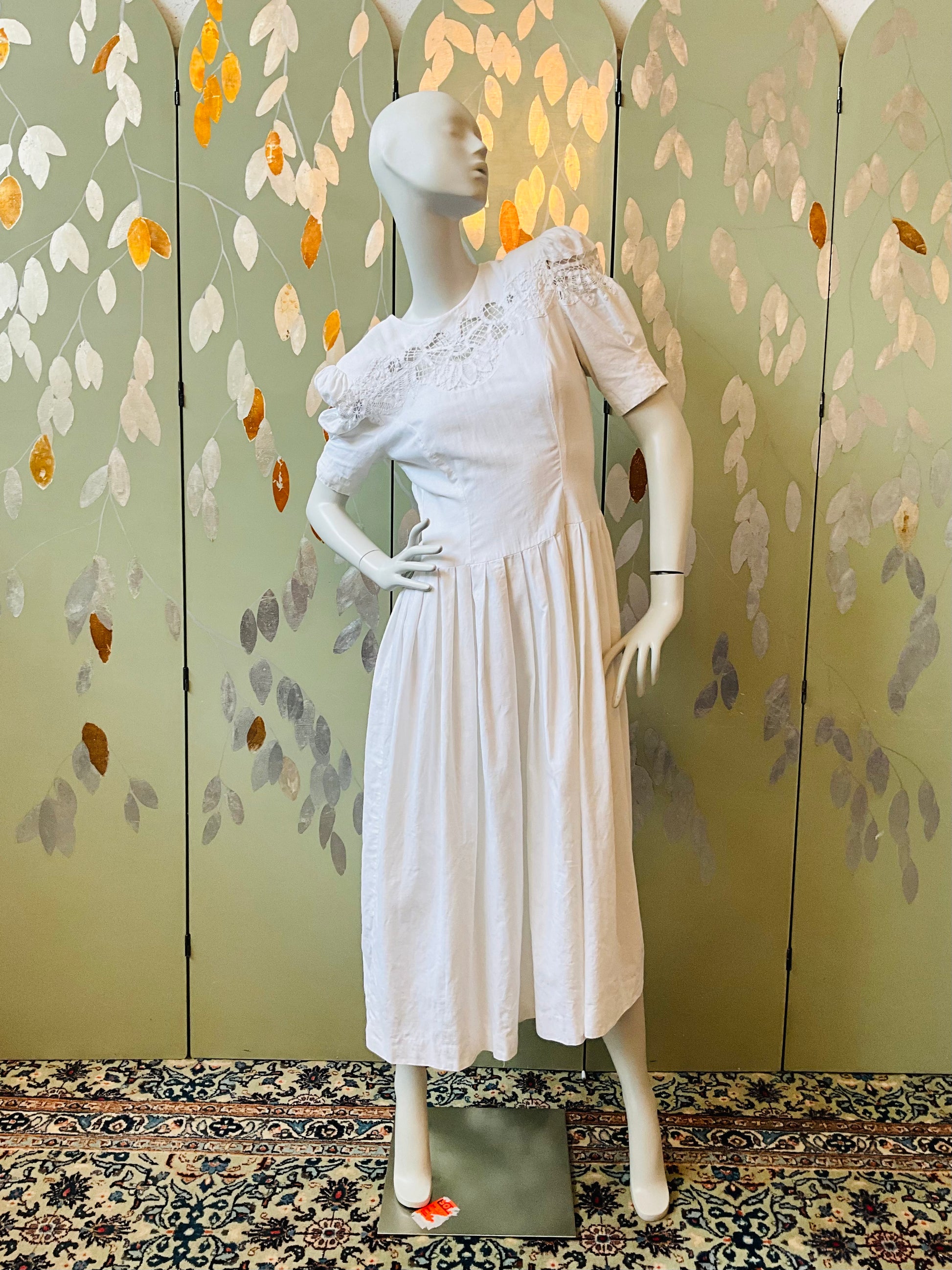 vintage white midi dress White Polyester Midi Dress with Vintage Pleated Shirt Design Off White / S
