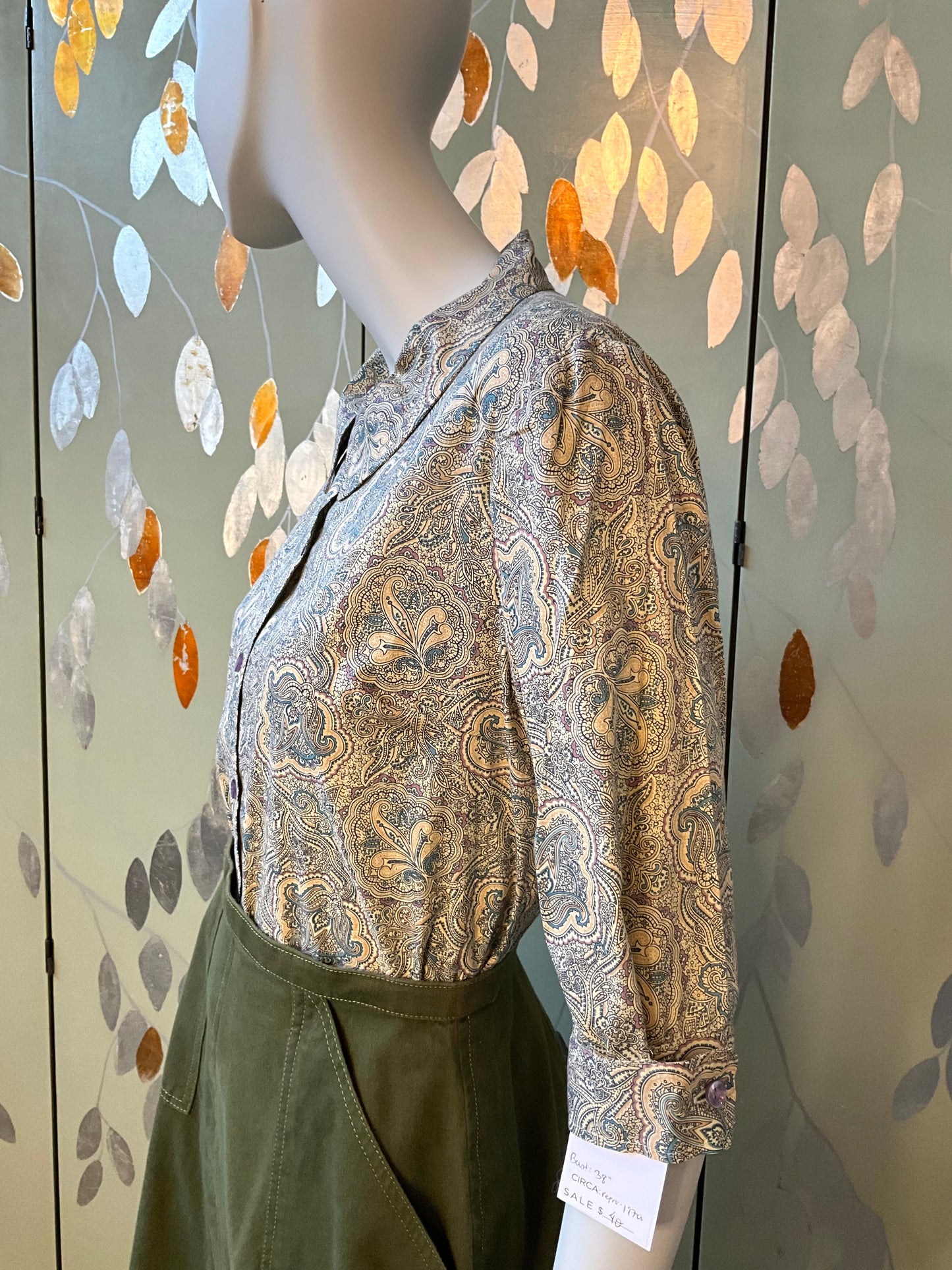 Reproduction 1970s Beige Blue Paisley 3/4 Sleeve Blouse, Medium 