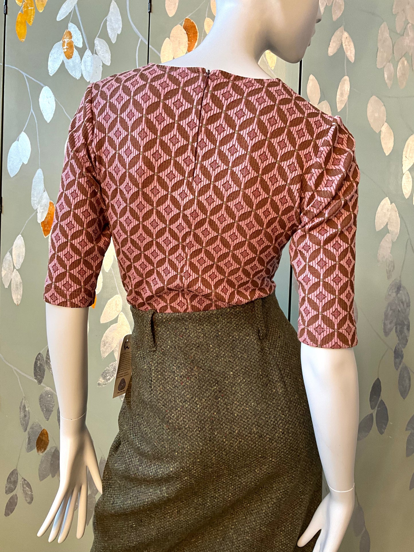 Reproduction 1970s Pink Green Ogee Pattern 3/4 Sleeve Knit Top, Medium 