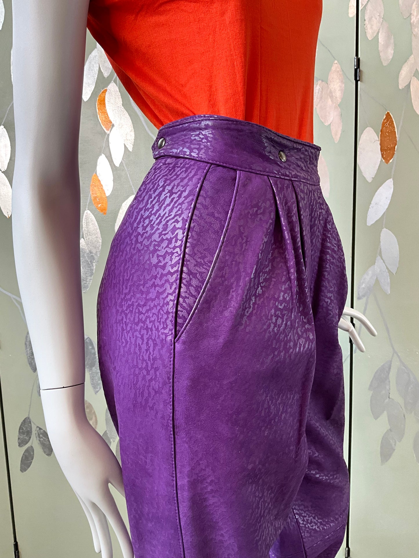 Vintage 1980s Norma Canada Purple Suede Pleated Pants, S-M