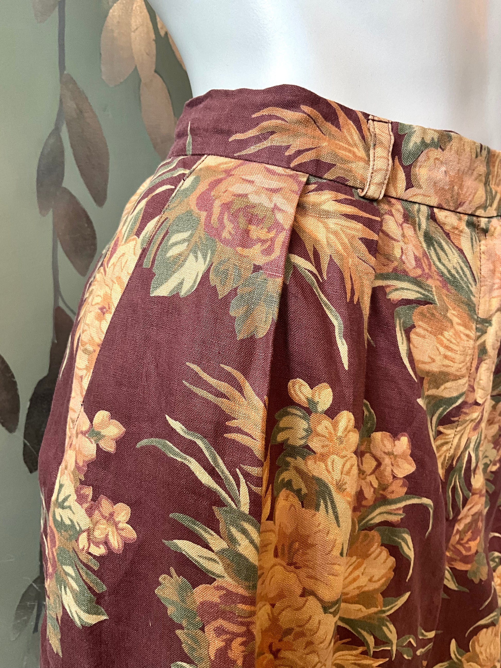 Vintage 1990s Ralph Lauren Linen Bermuda Dress Shorts, Large