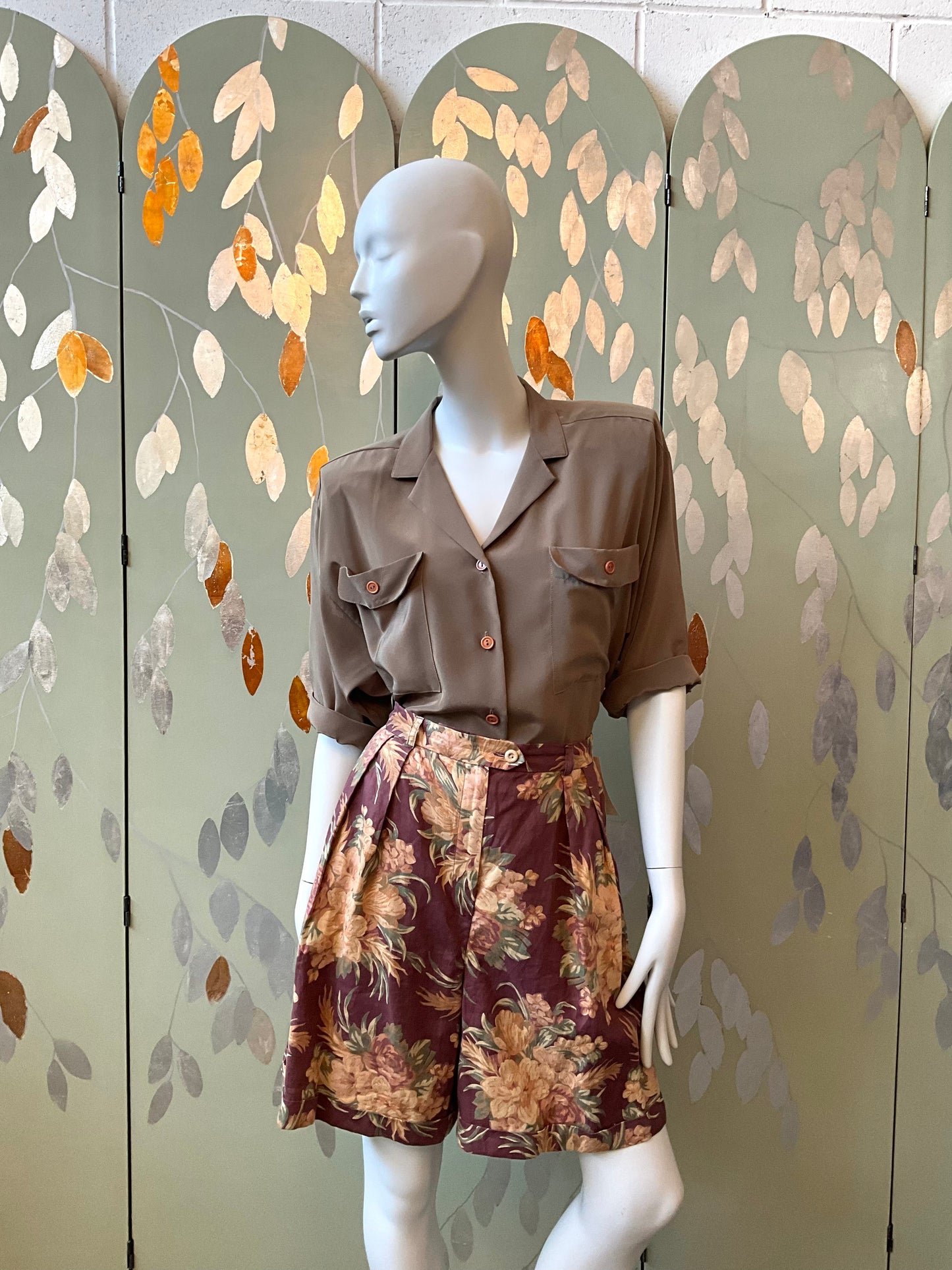 Vintage 1990s Ralph Lauren Linen Bermuda Dress Shorts, Large