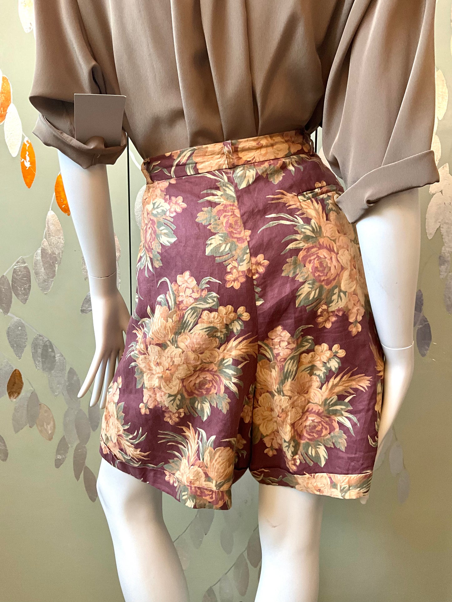 Vintage 1990s Ralph Lauren Linen Bermuda Dress Shorts, Large
