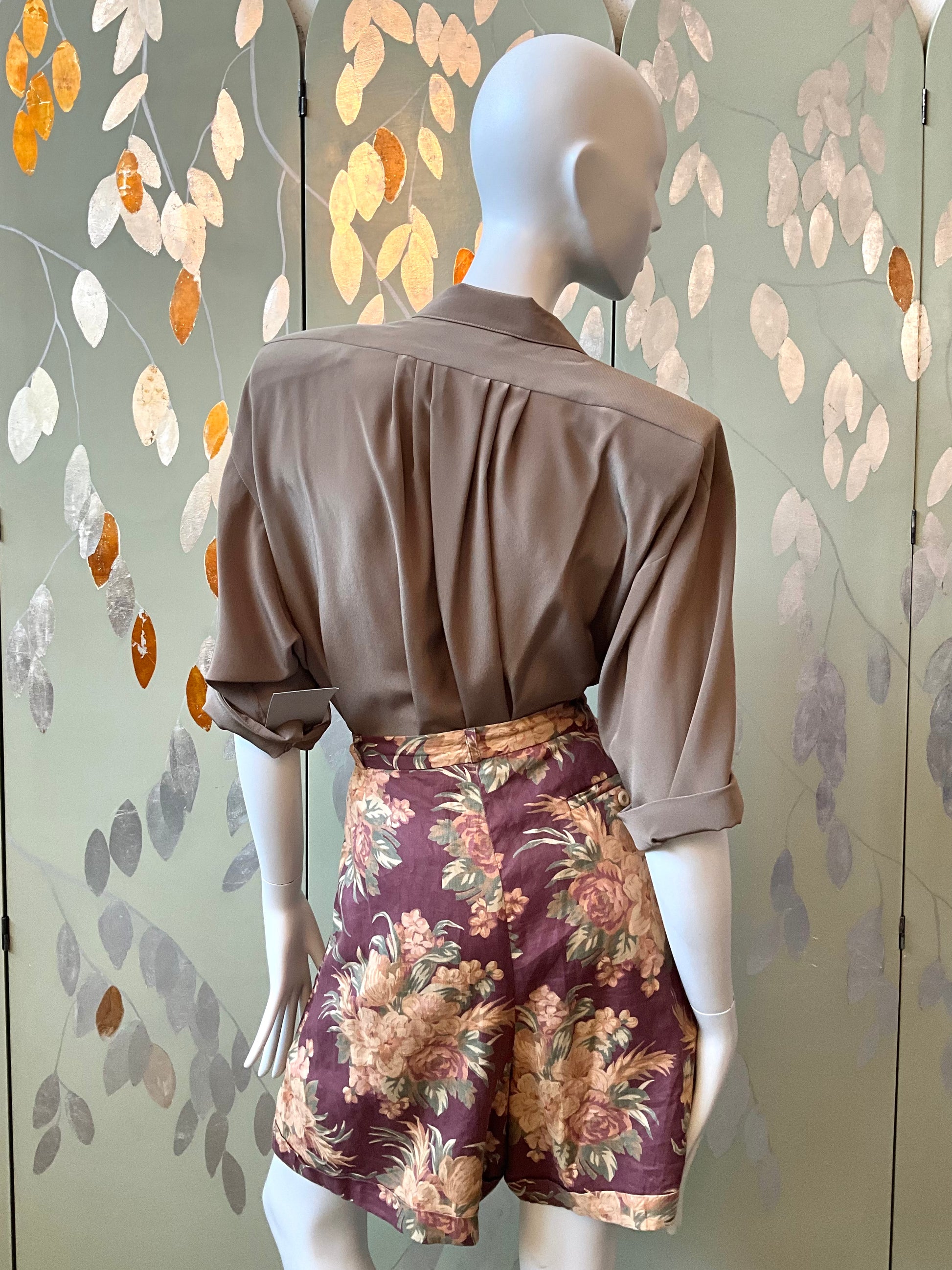 Vintage 1990s Ralph Lauren Linen Bermuda Dress Shorts, Large