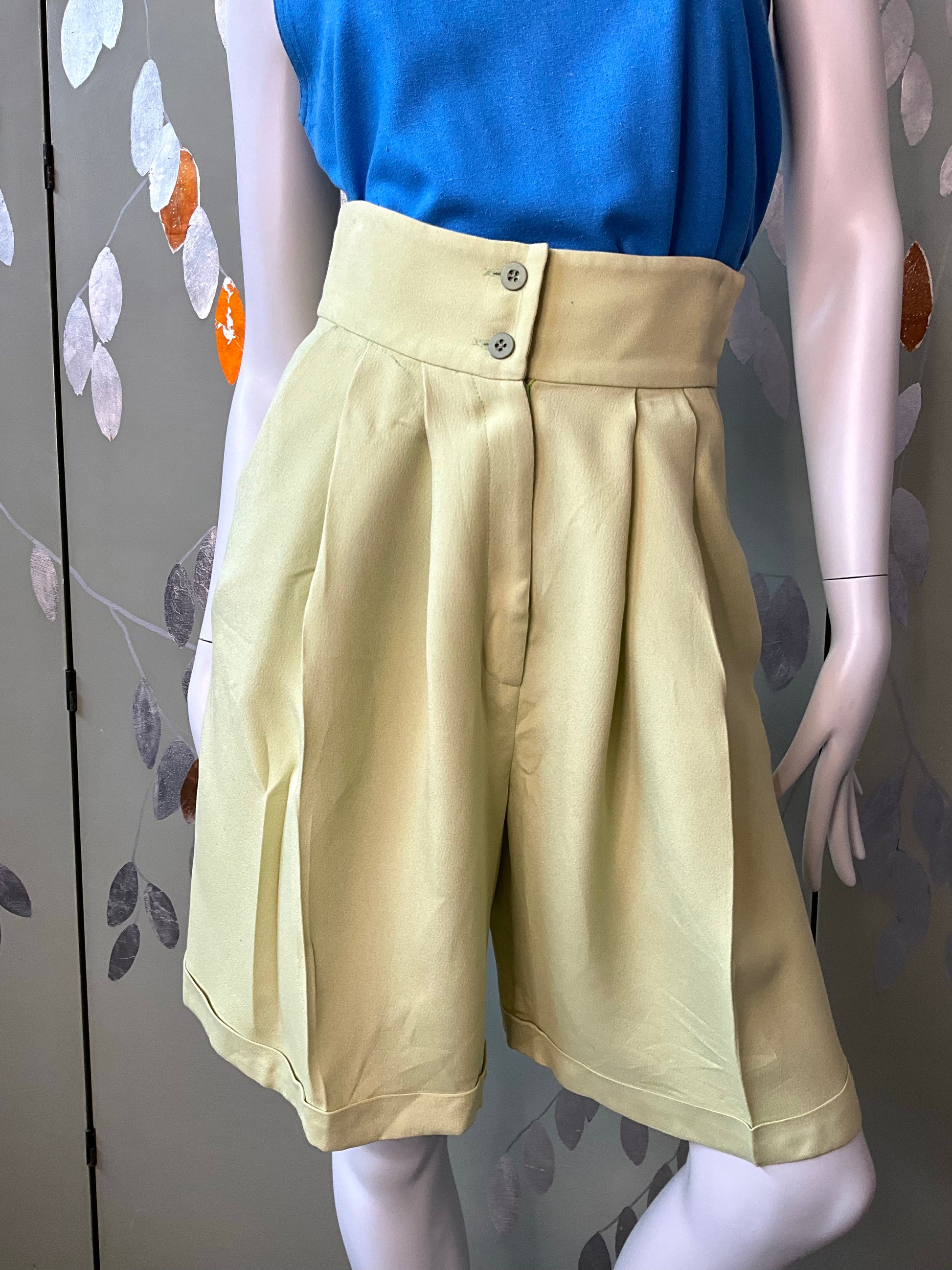 Vintage 1980s Sunny Choi Pale Green Wide Leg Pleated Bermuda Shorts, Small 