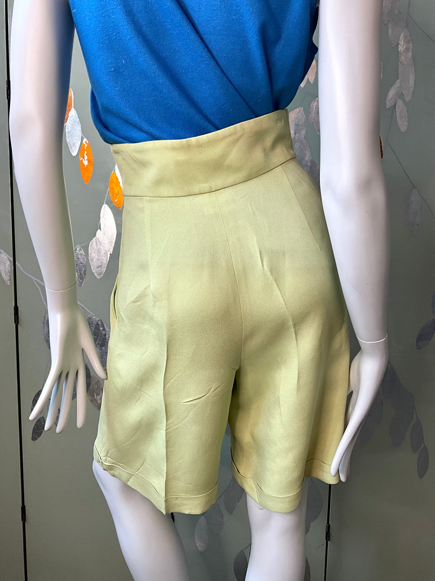 Vintage 1980s Sunny Choi Pale Green Wide Leg Pleated Bermuda Shorts, Small 