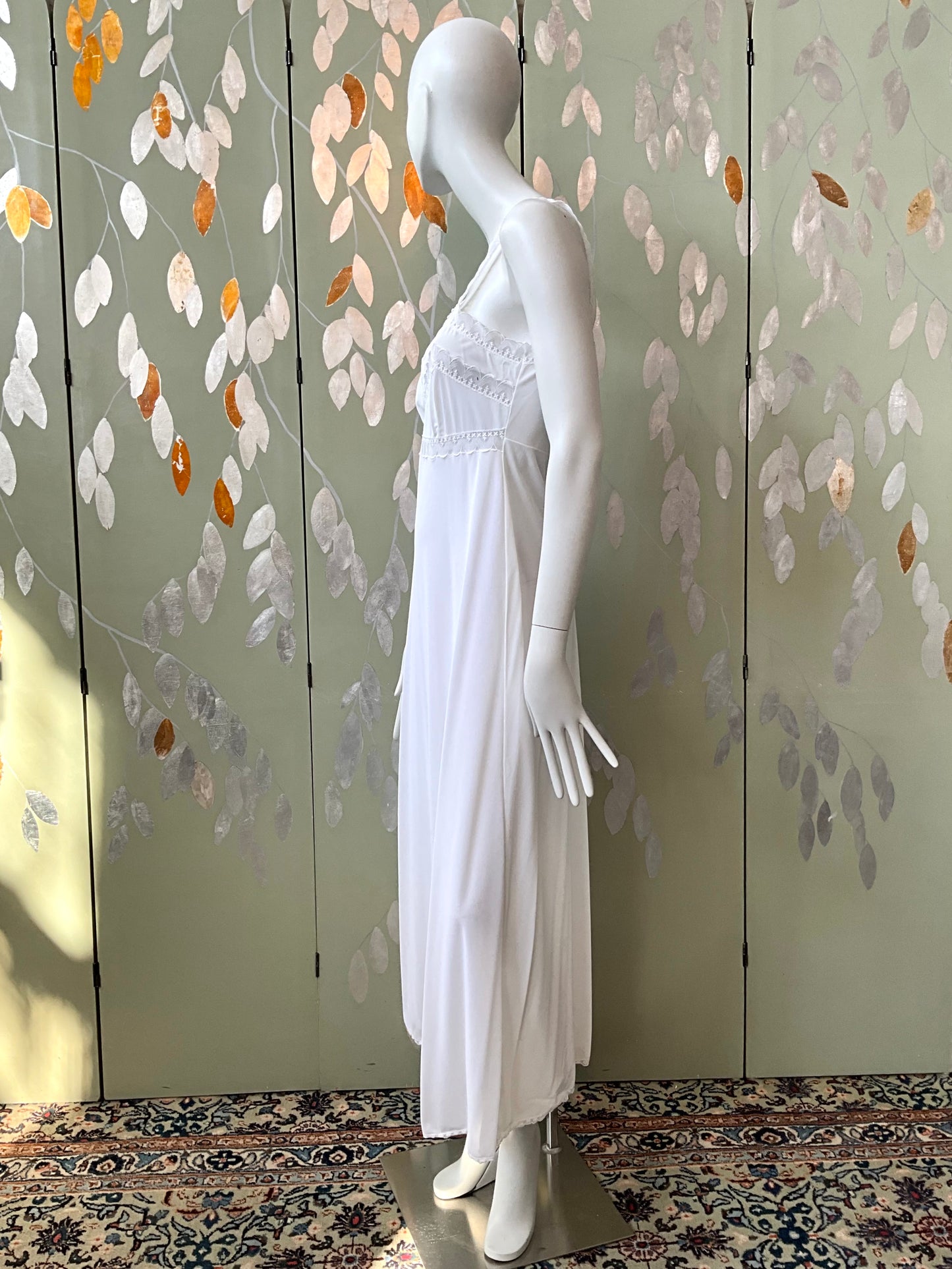 Vintage 1970s White Lace Trim Nightgown, XS/S 