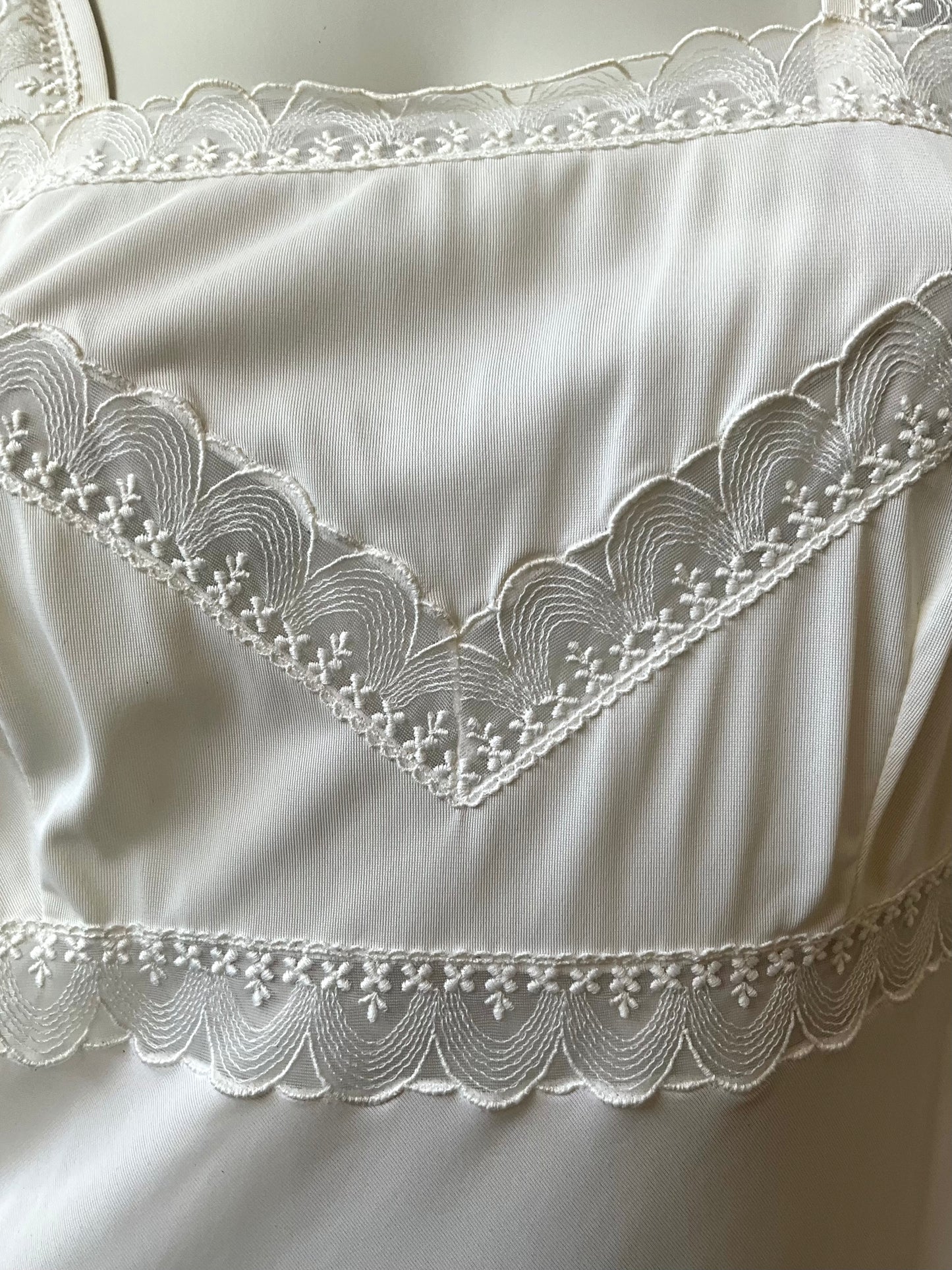 Vintage 1970s White Lace Trim Nightgown, XS/S 