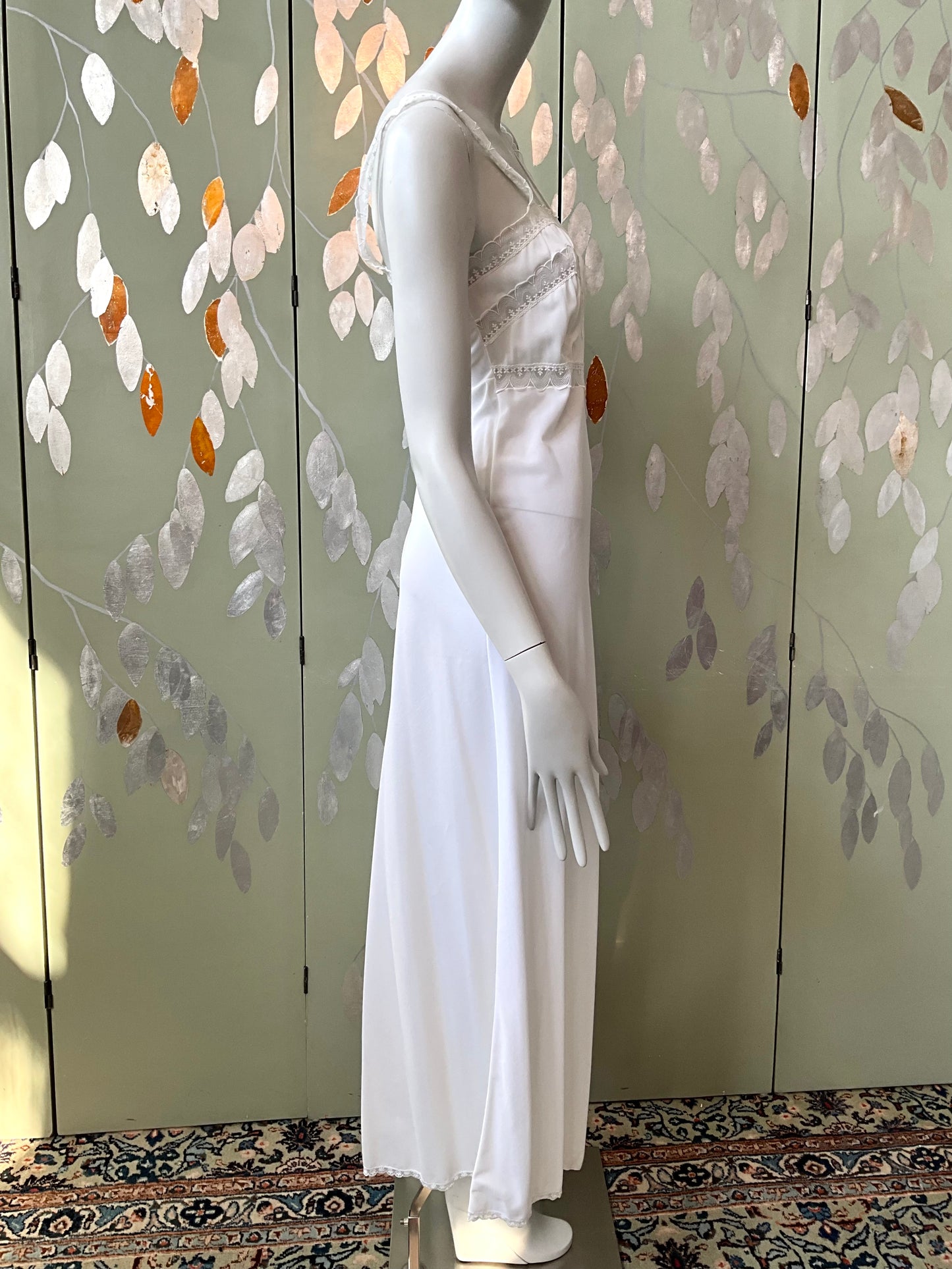 Vintage 1970s White Lace Trim Nightgown, XS/S 