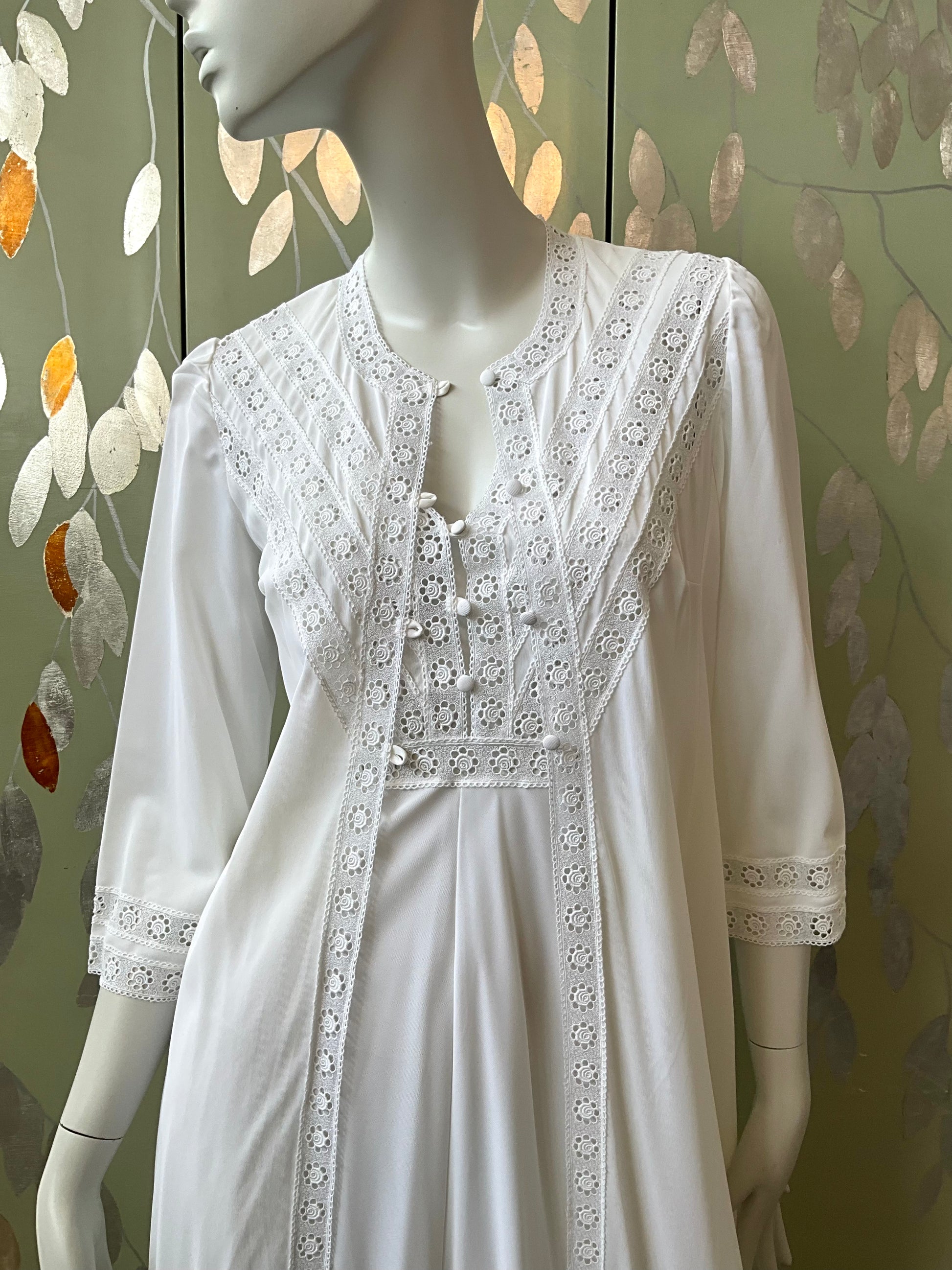 Vintage 1970s White Crochet Trim Nightgown and Robe Set, Small 