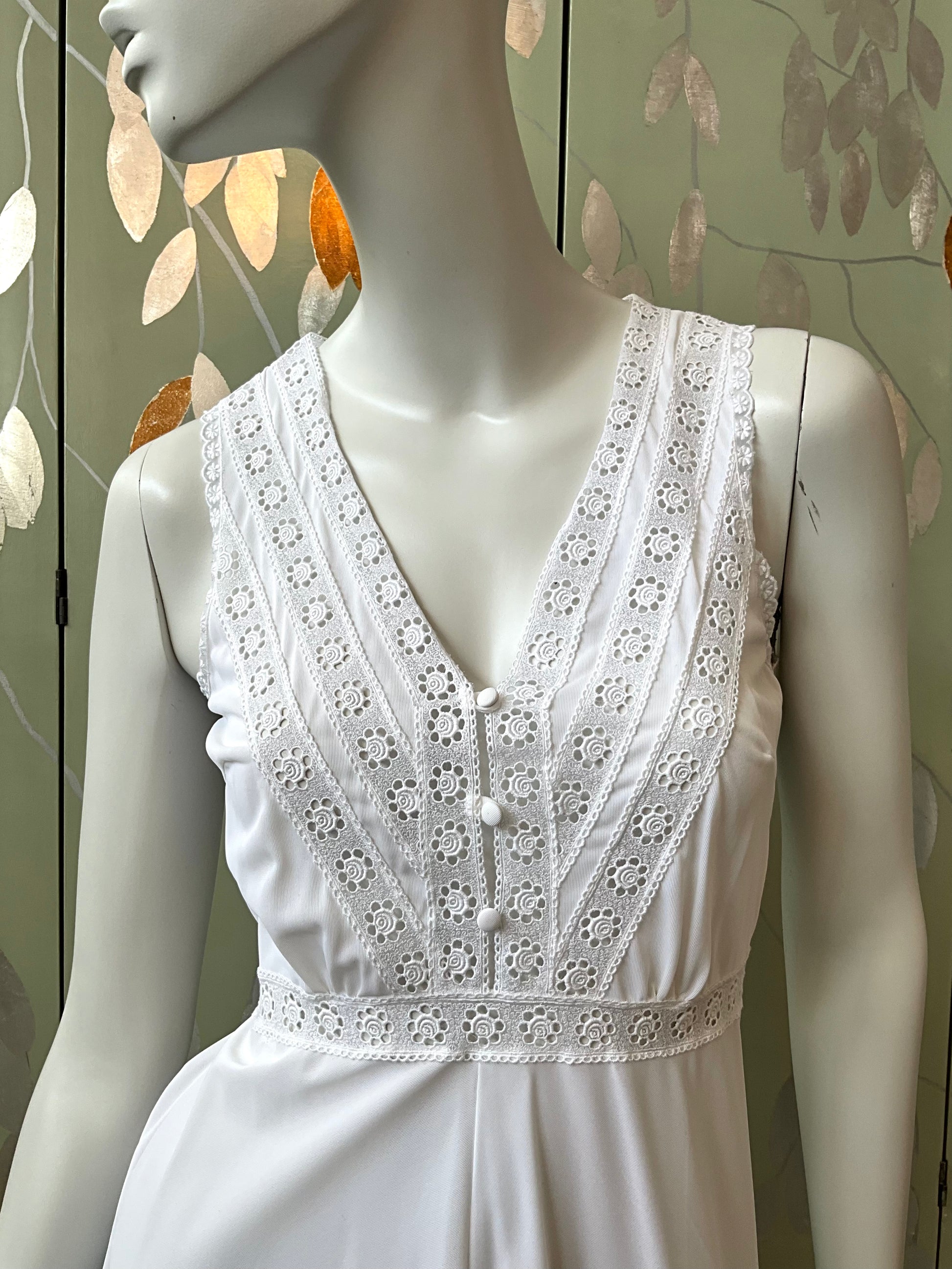 Vintage 1970s White Crochet Trim Nightgown and Robe Set, Small 