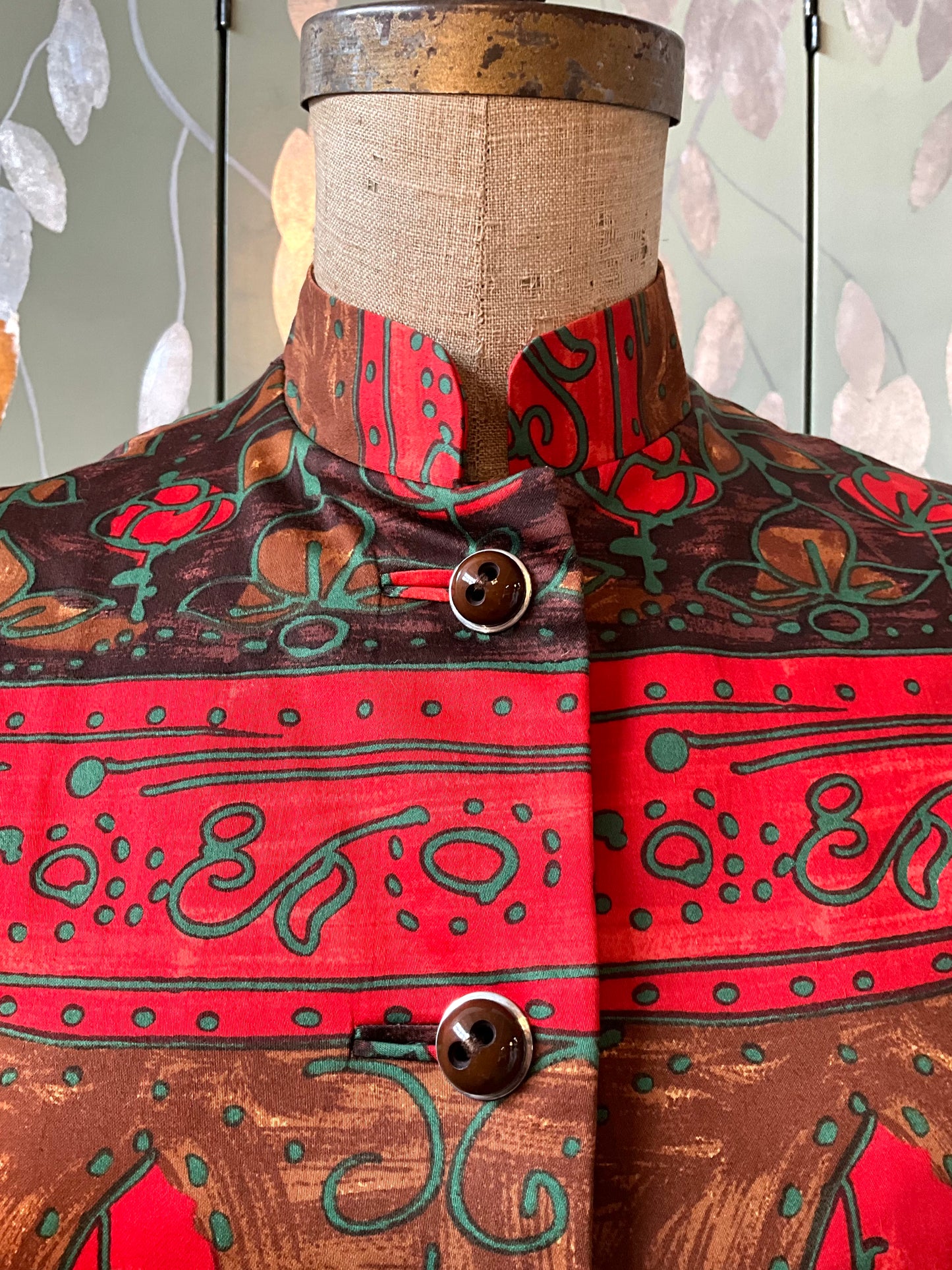 Vintage 1960s Red and Brown Cotton Print Mandarin Collar Fitted Jacket, XS