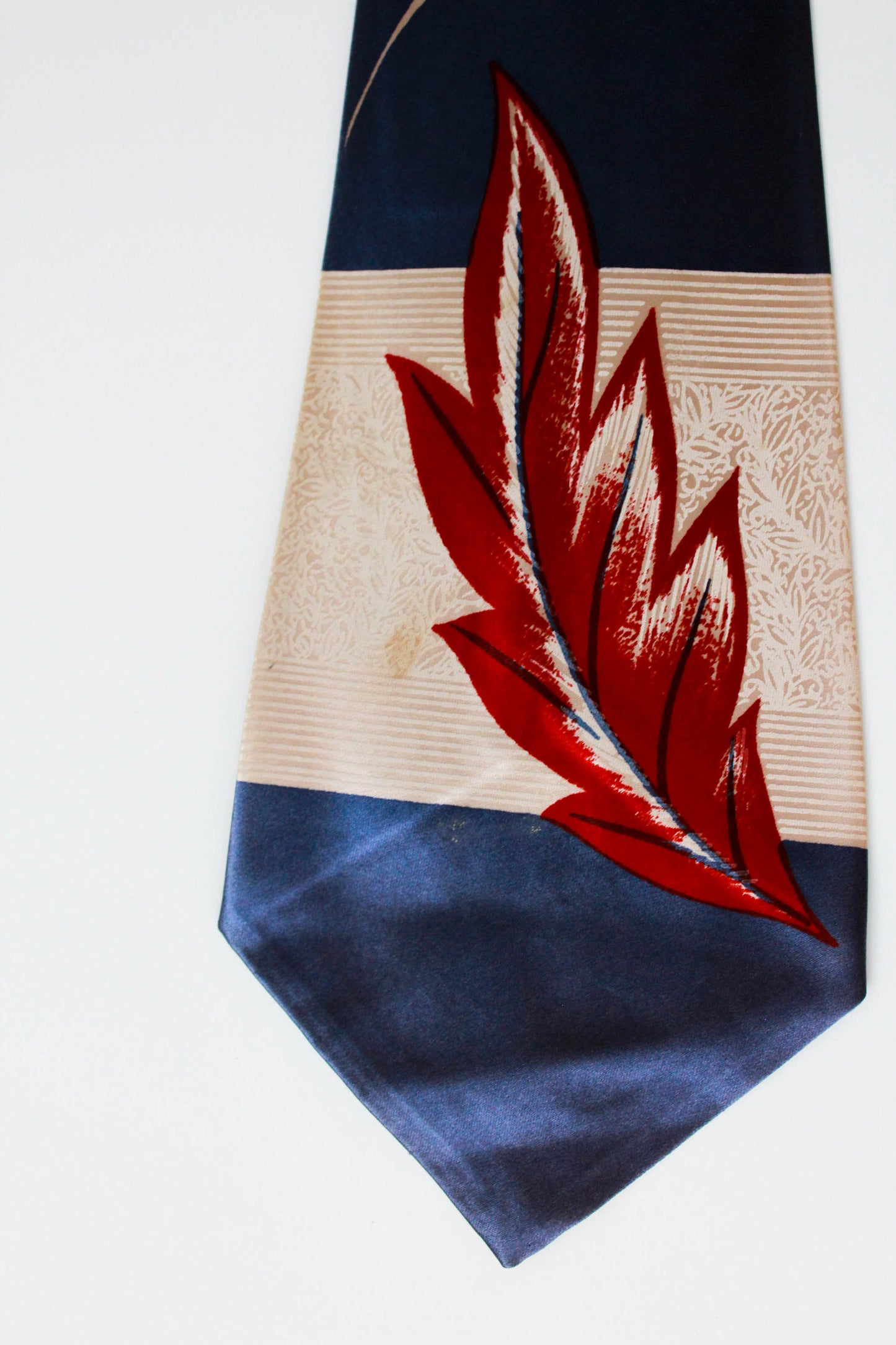 1940s Blue, Beige and Red Leaf Print Rayon Necktie