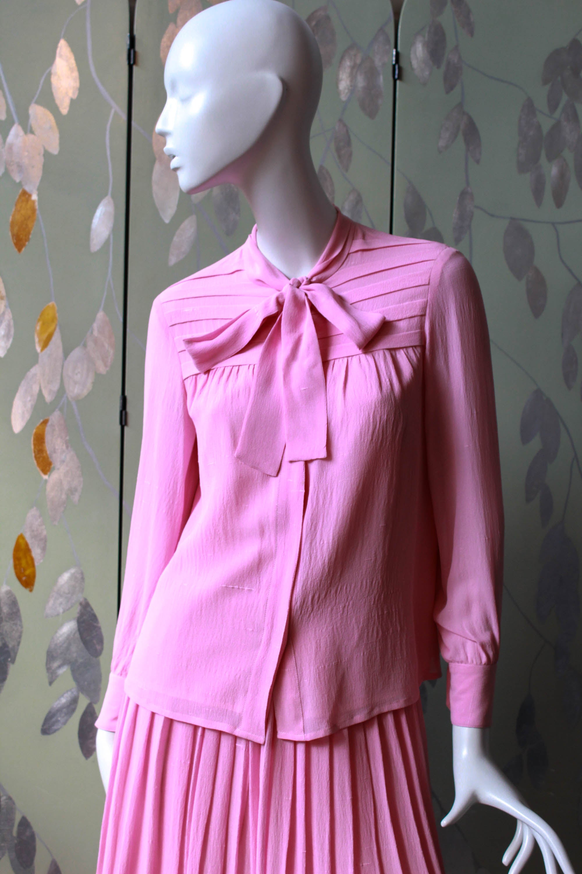 Pink pleated outlet skirt 80s