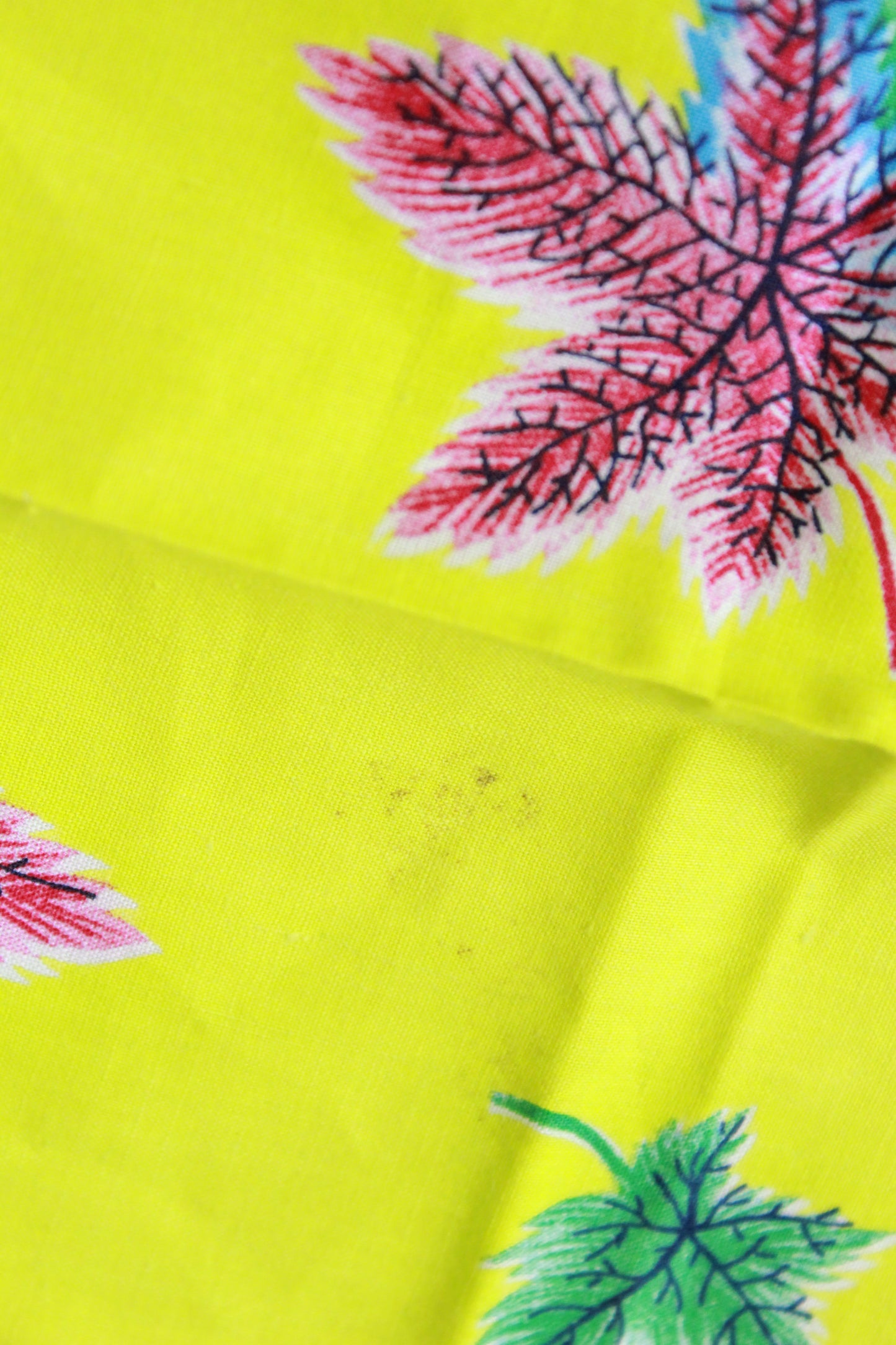 Vintage 1950s chartreuse Novelty Print Leaf Fabric, Bright Green Unique 1950s Fabric, 5.1 Yards