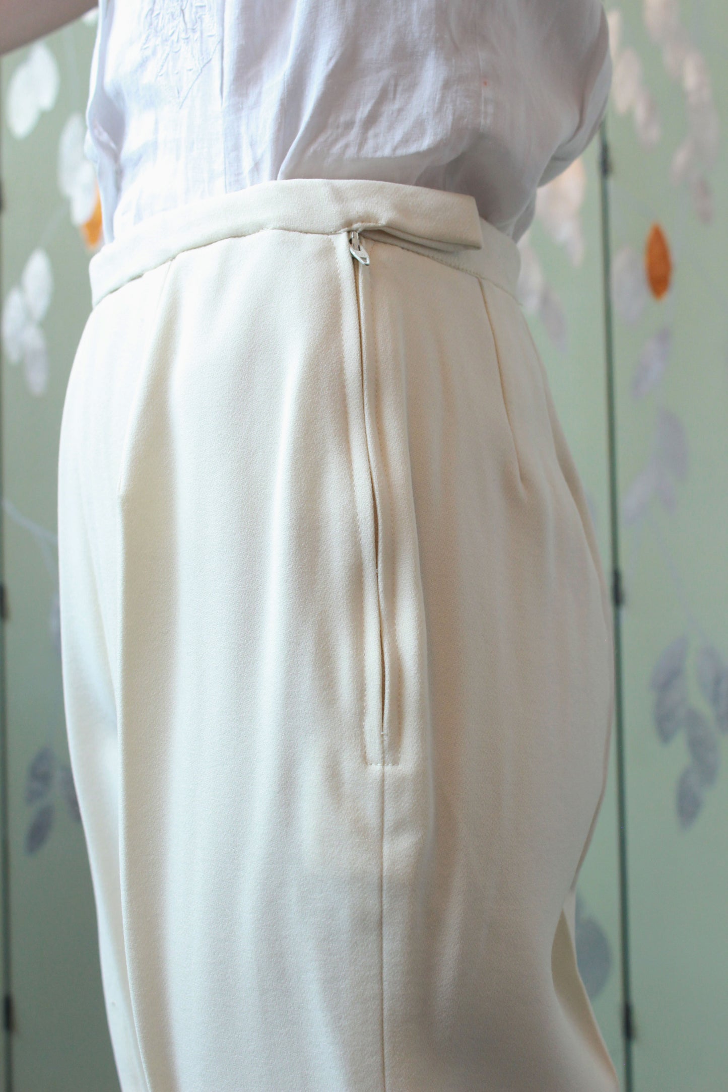 Vintage 1960s Cream Pants With Bootstraps, Size XS 25W Petite