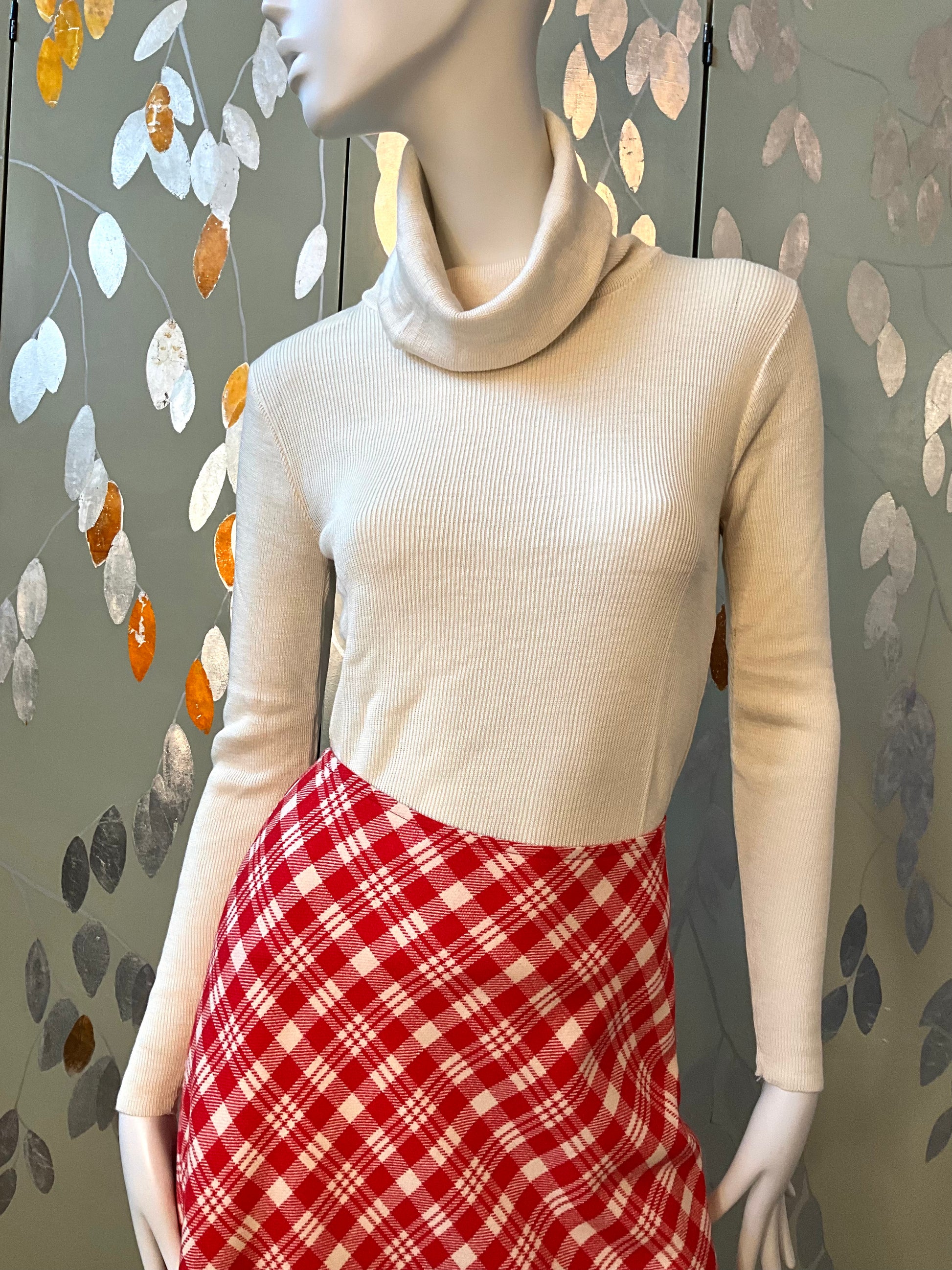 Vintage 1970s Deadstock Cream Ribbed Knit Turtleneck Top