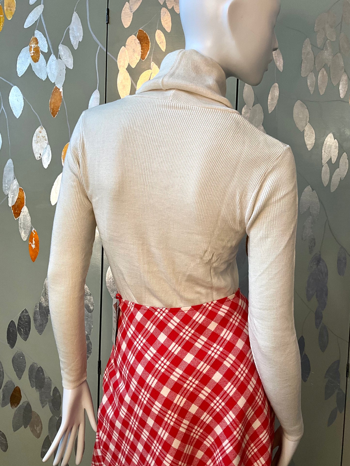 Vintage 1970s Deadstock Cream Ribbed Knit Turtleneck Top