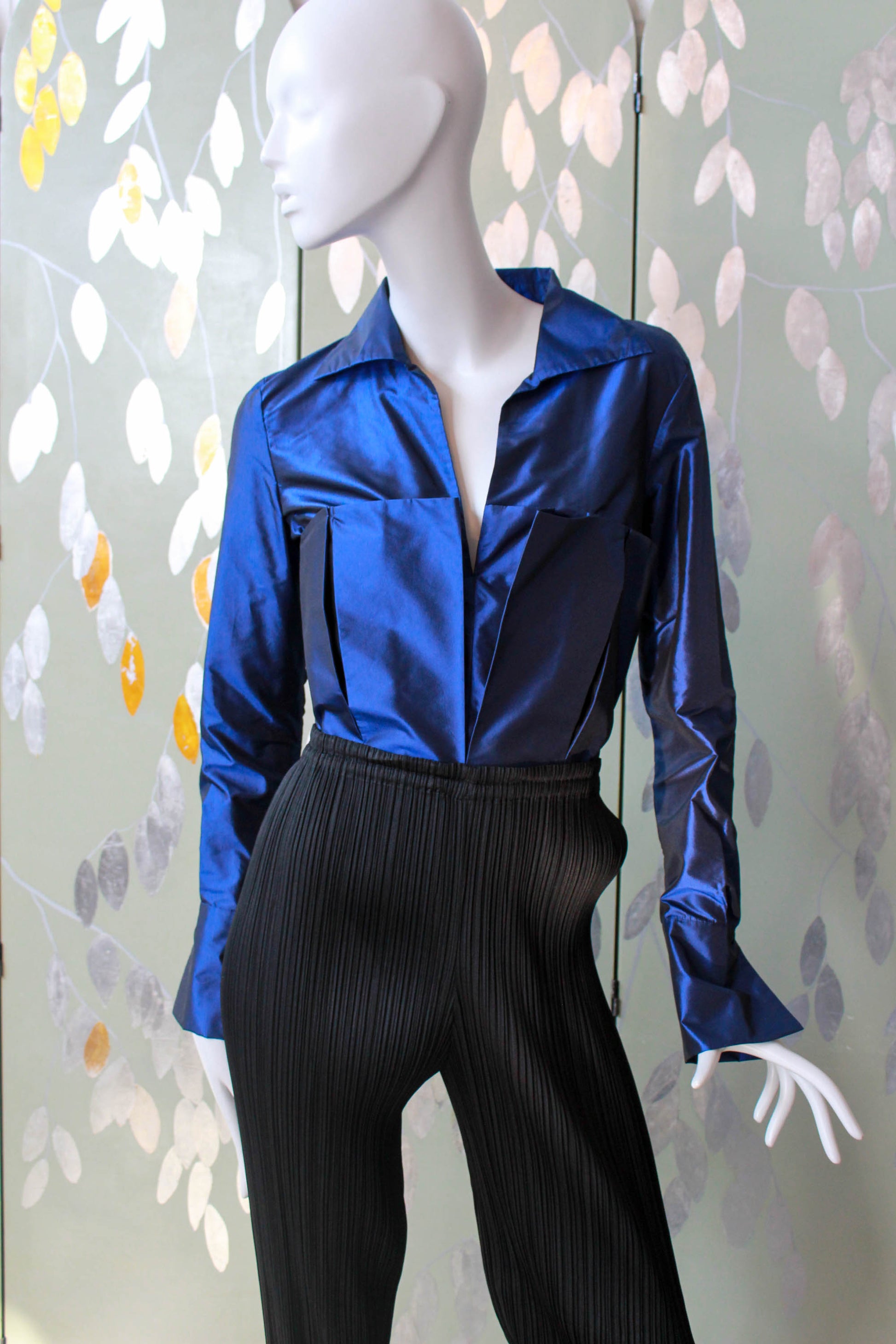 Donna Karan Blue Silk Iridescent Blouse-Bodysuit, Small – Ian