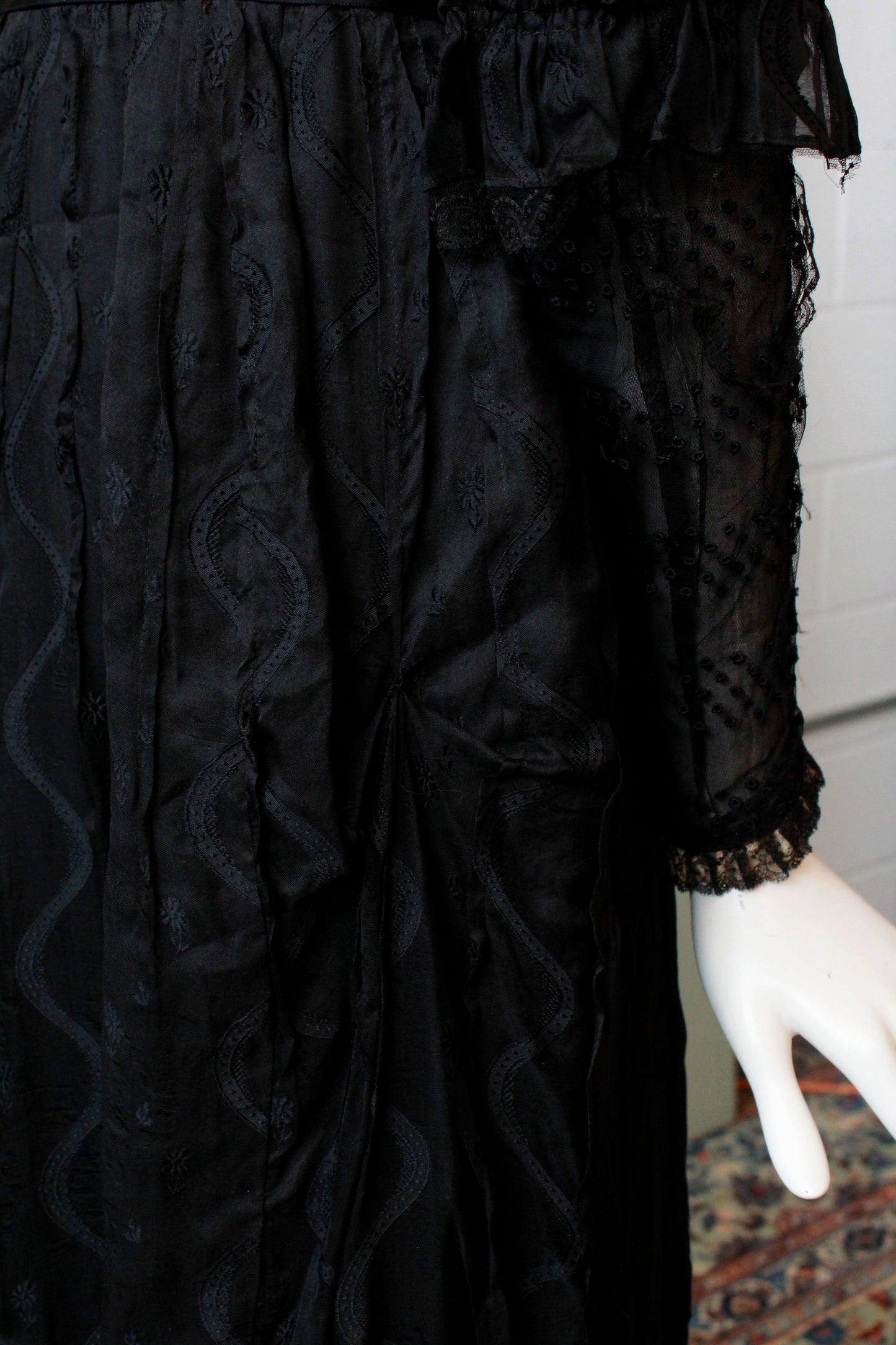 Antique Edwardian 1900s Black Dress, XS,  Lace Collar Sheer Front Panel, Half Sleeve, Lace Trimmings, Wounded Bird